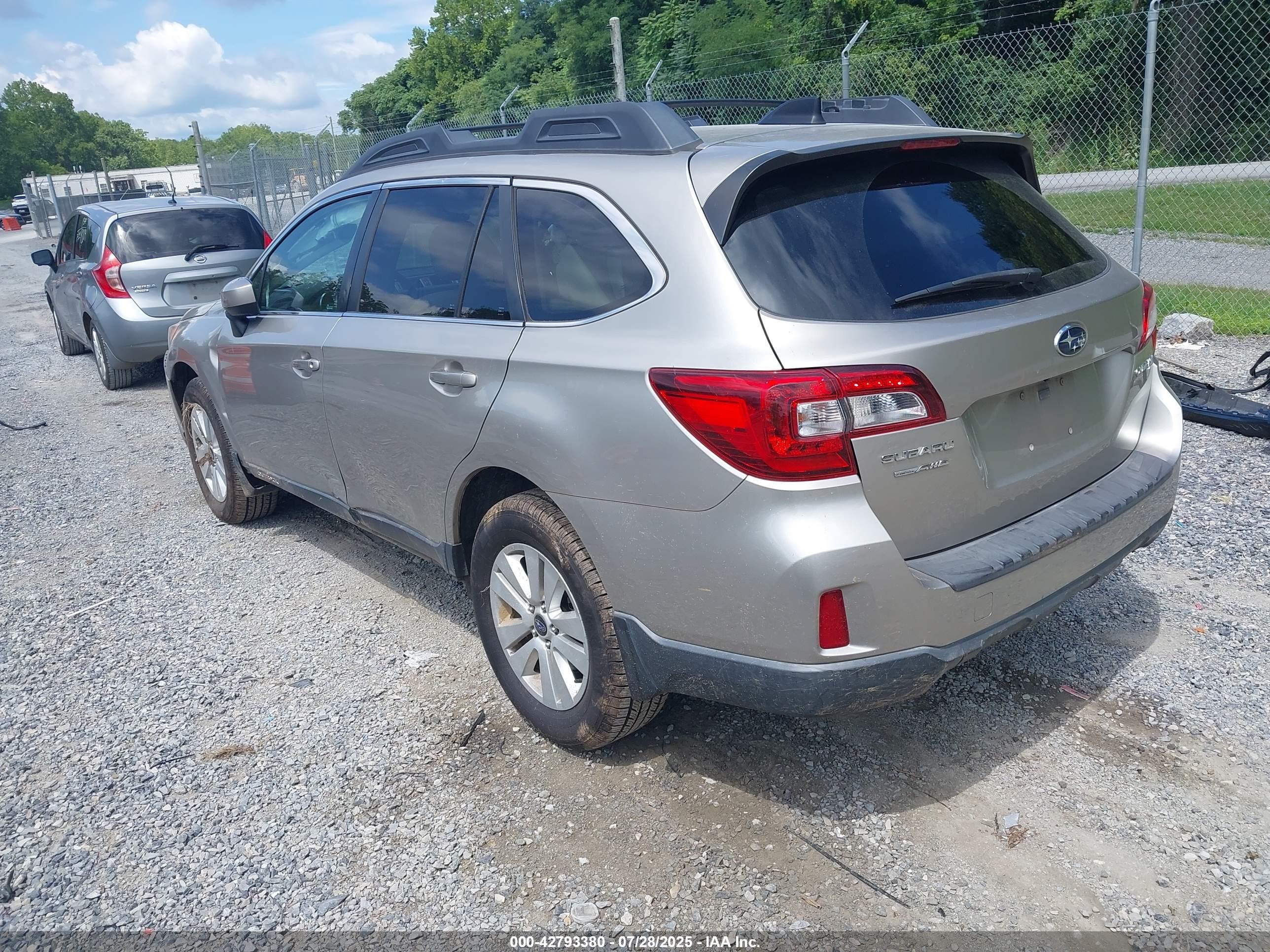 SUBARU OUTBACK image 3