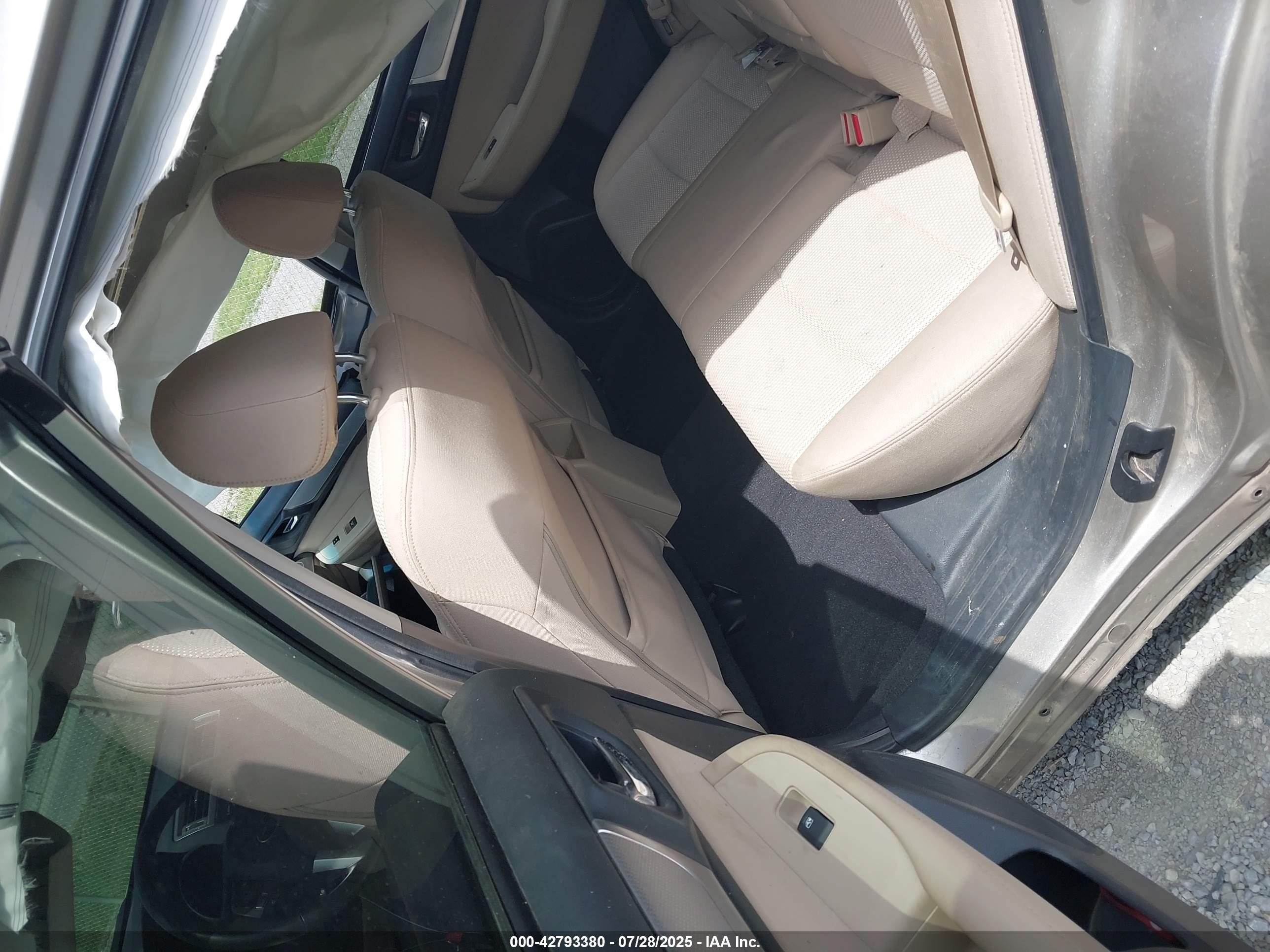 SUBARU OUTBACK image 8