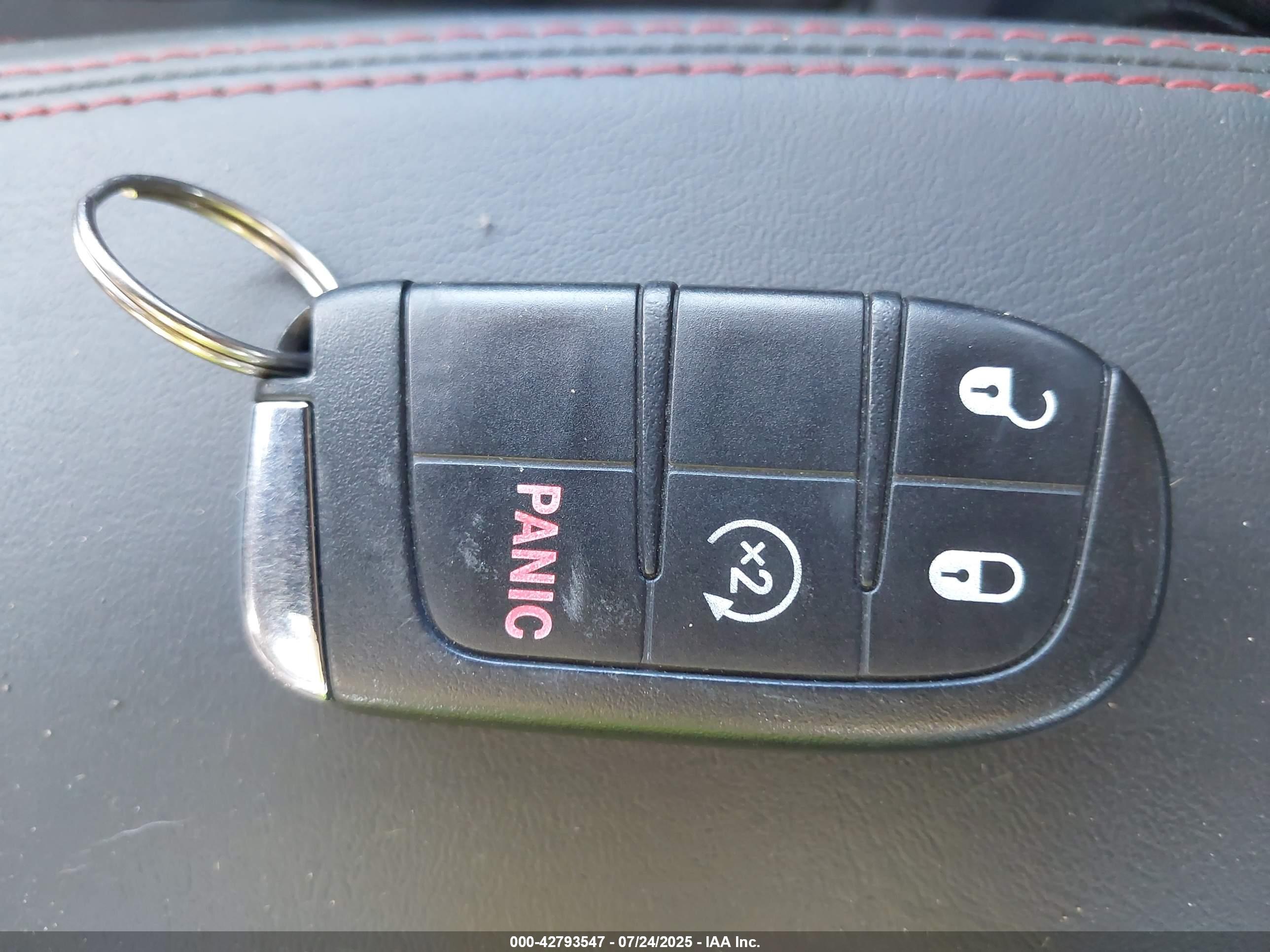 JEEP RENEGADE image 11