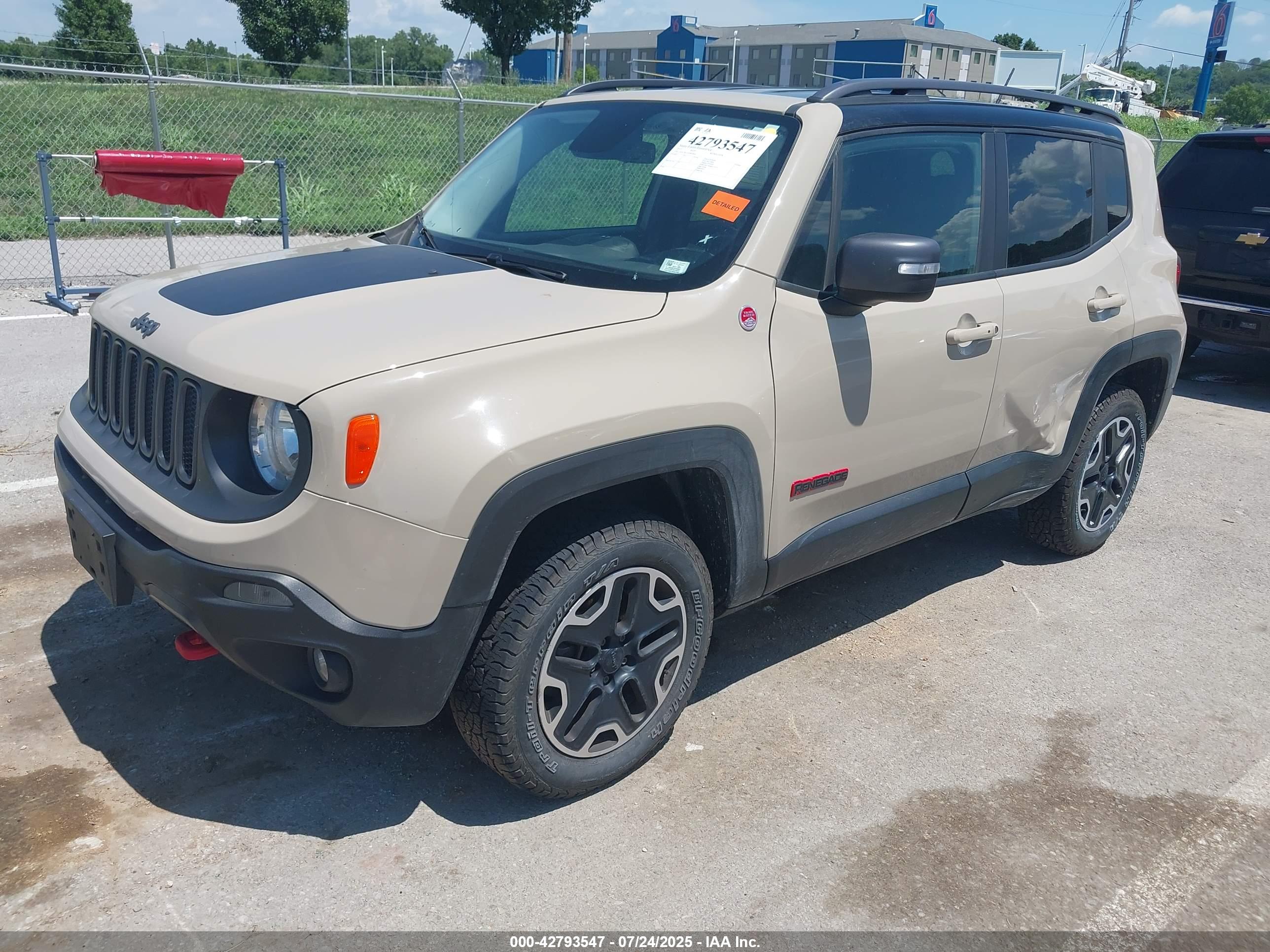 JEEP RENEGADE image 2