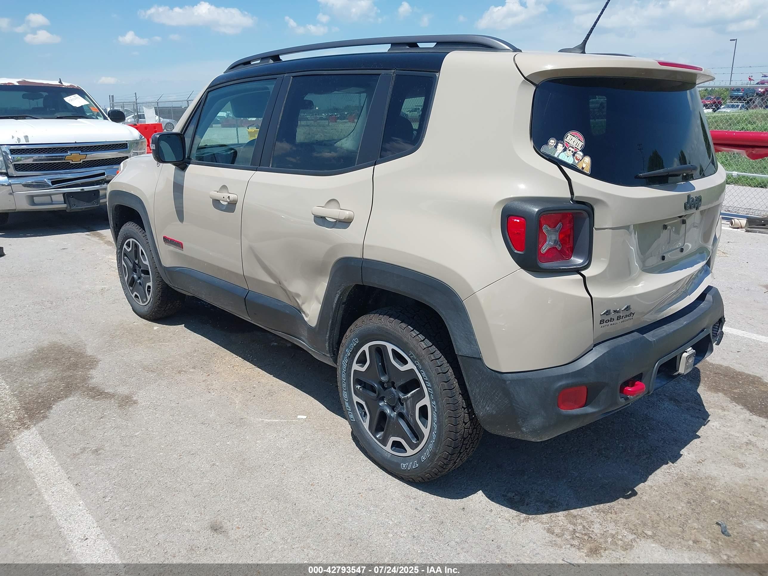 JEEP RENEGADE image 3