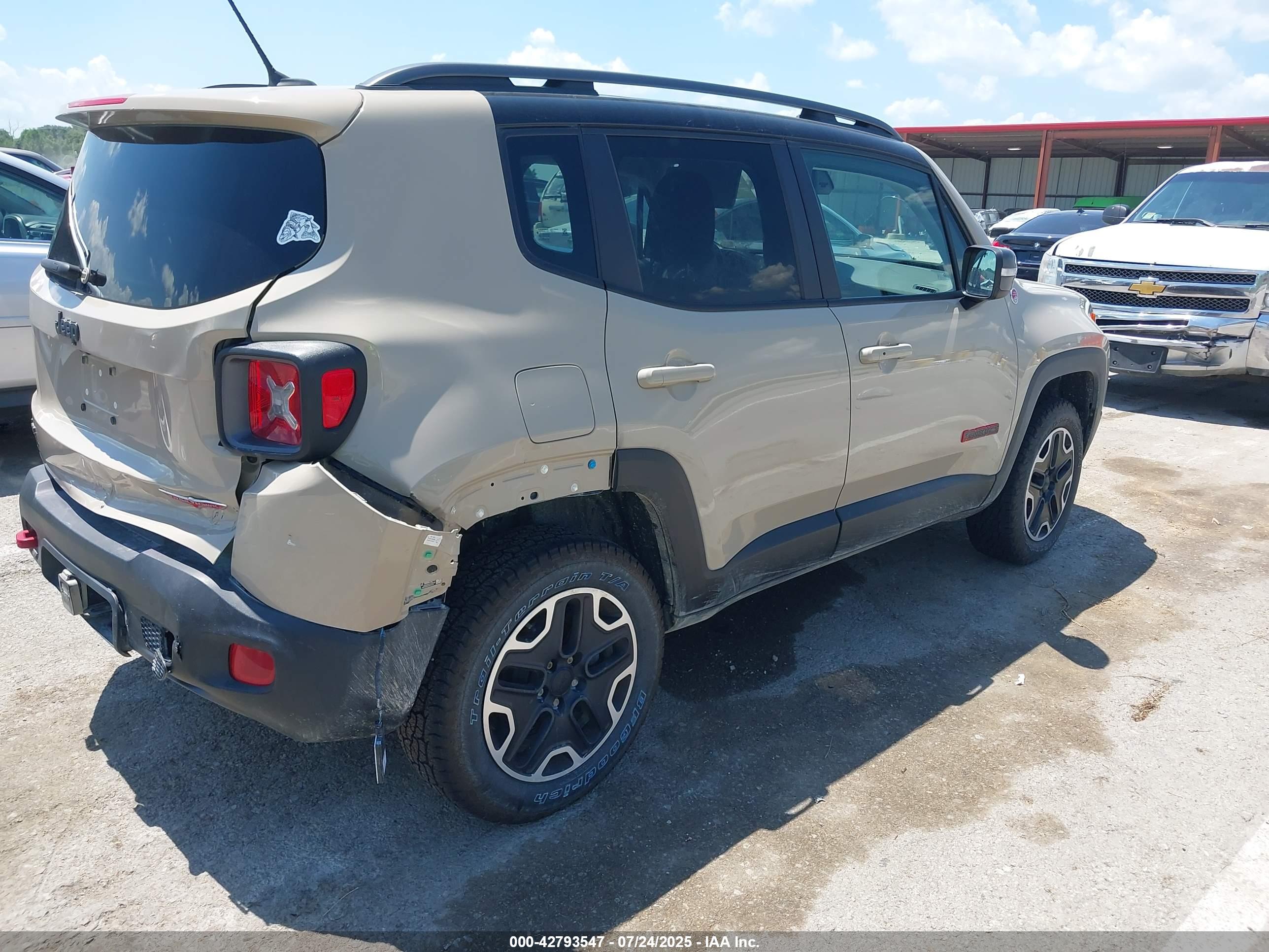 JEEP RENEGADE image 4