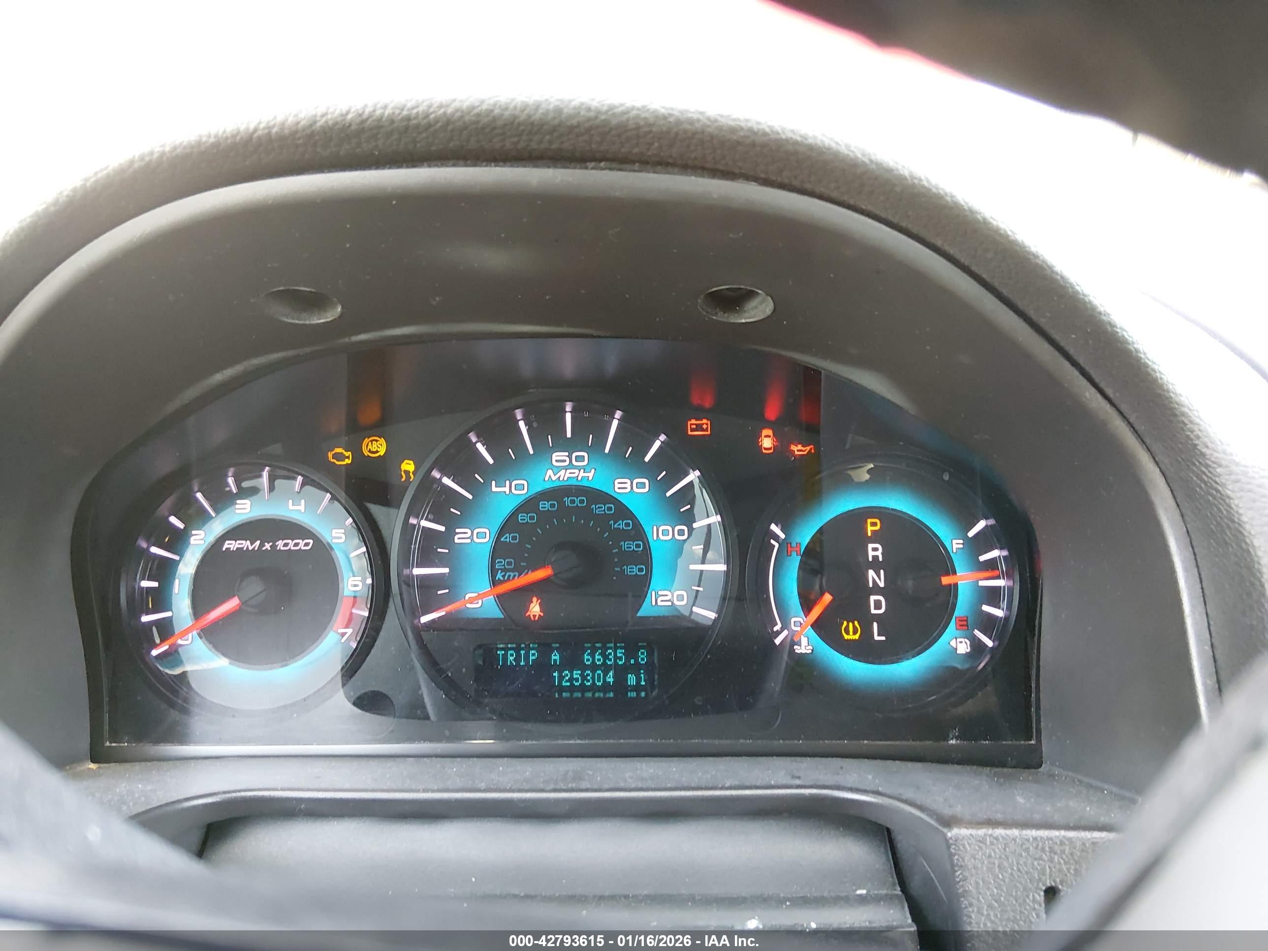 FORD FUSION image 7