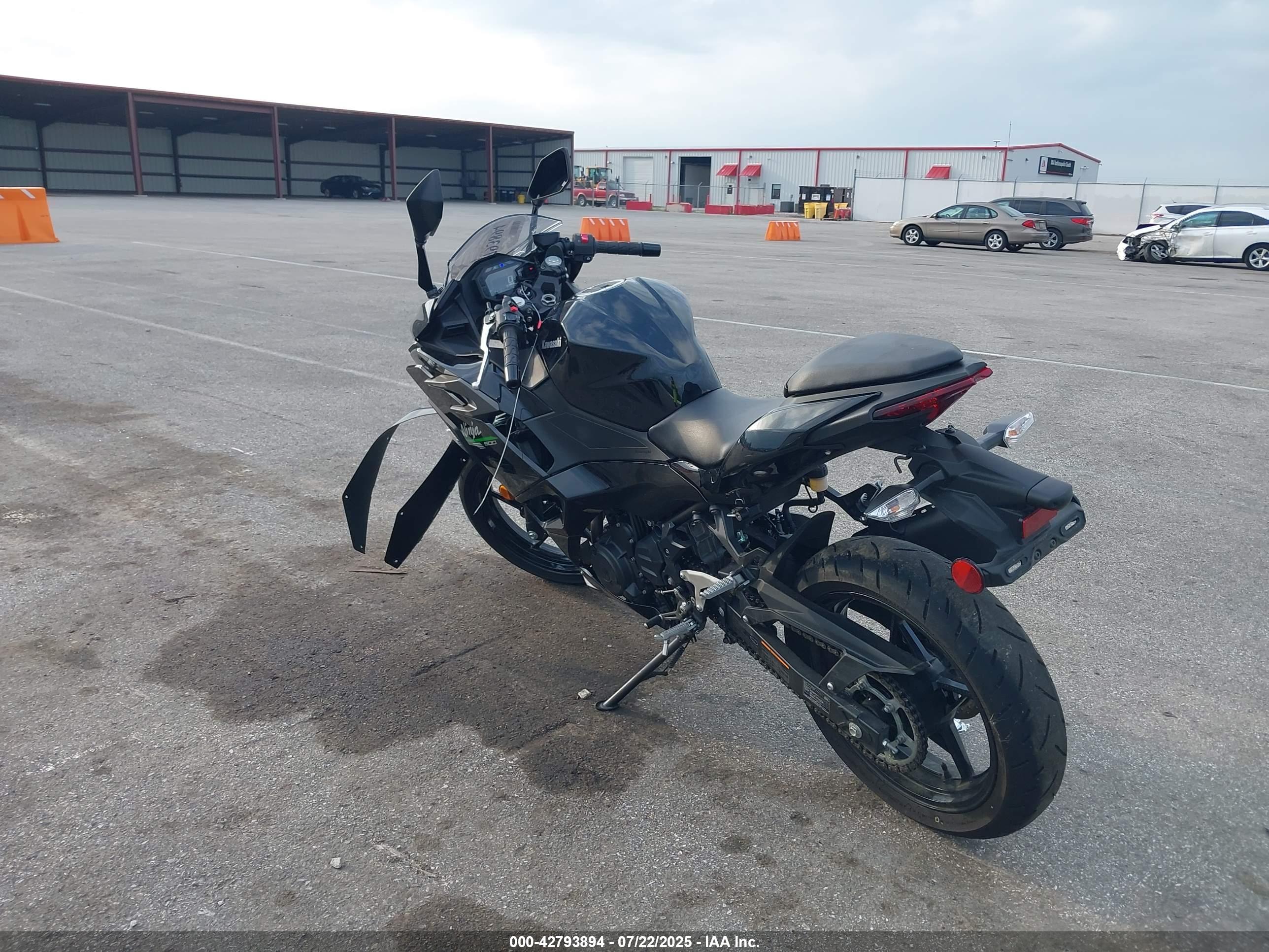 KAWASAKI EX500 image 3