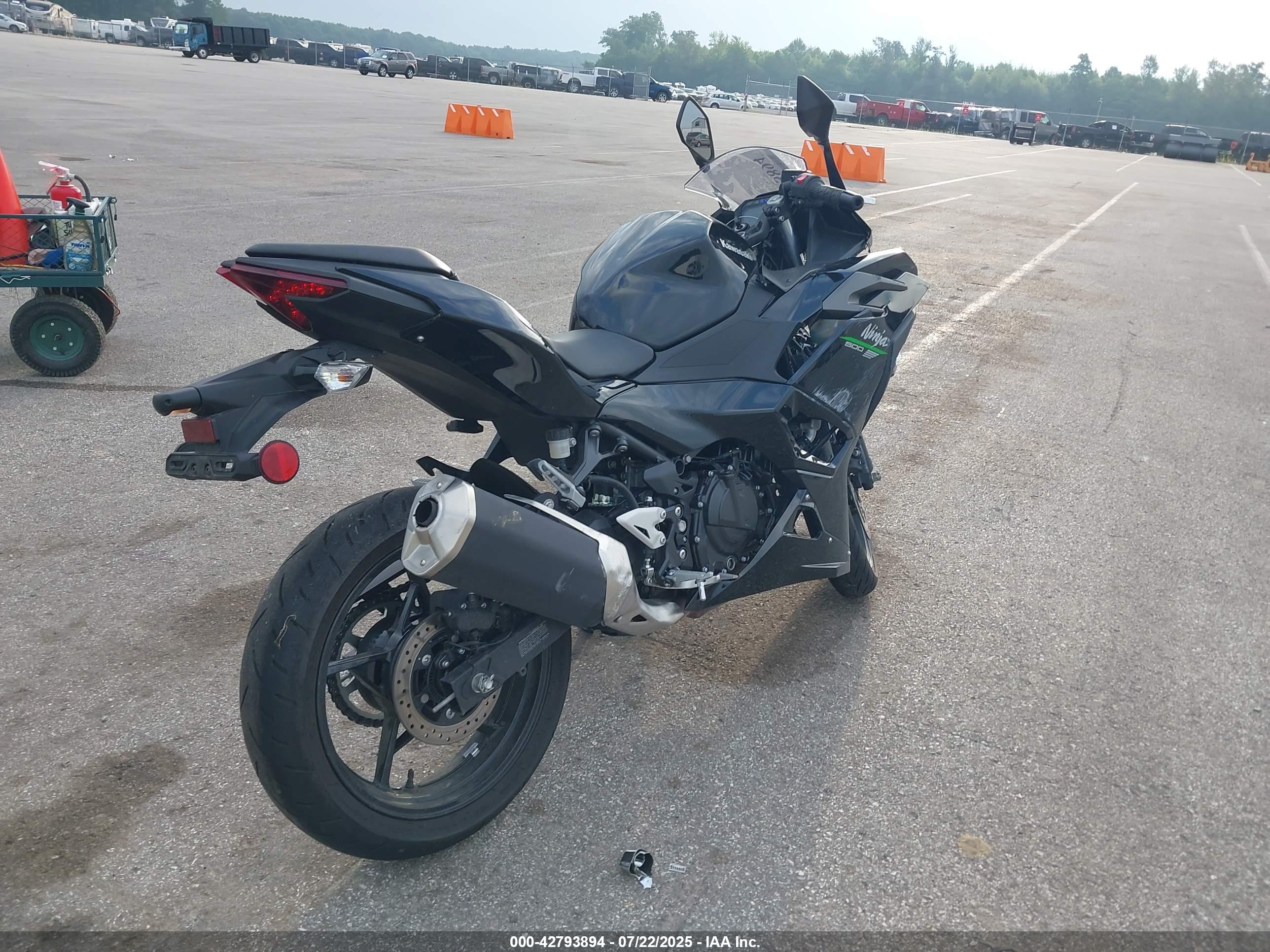 KAWASAKI EX500 image 4