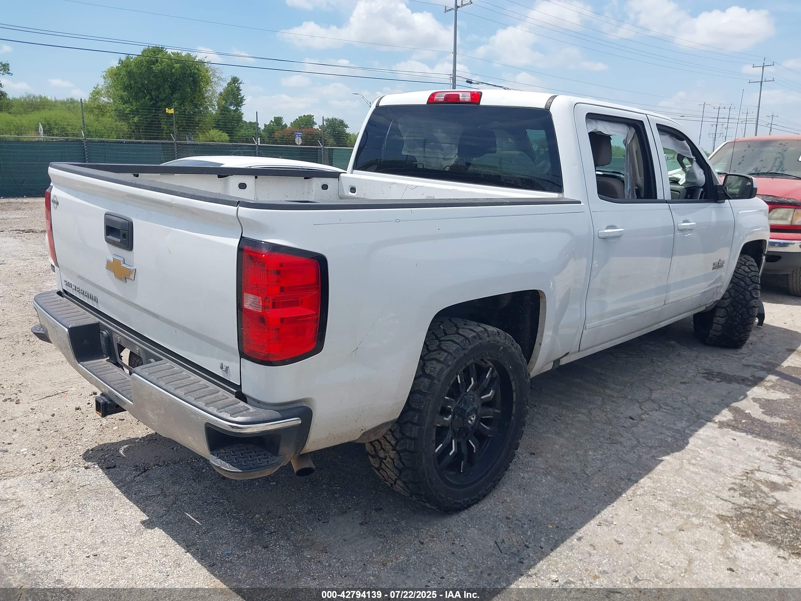 CHEVROLET SILVERADO image 4