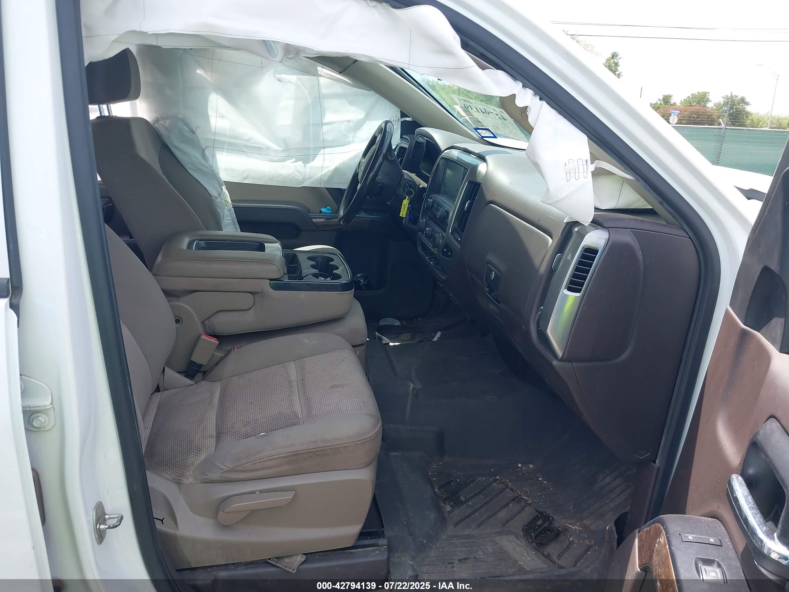 CHEVROLET SILVERADO image 5