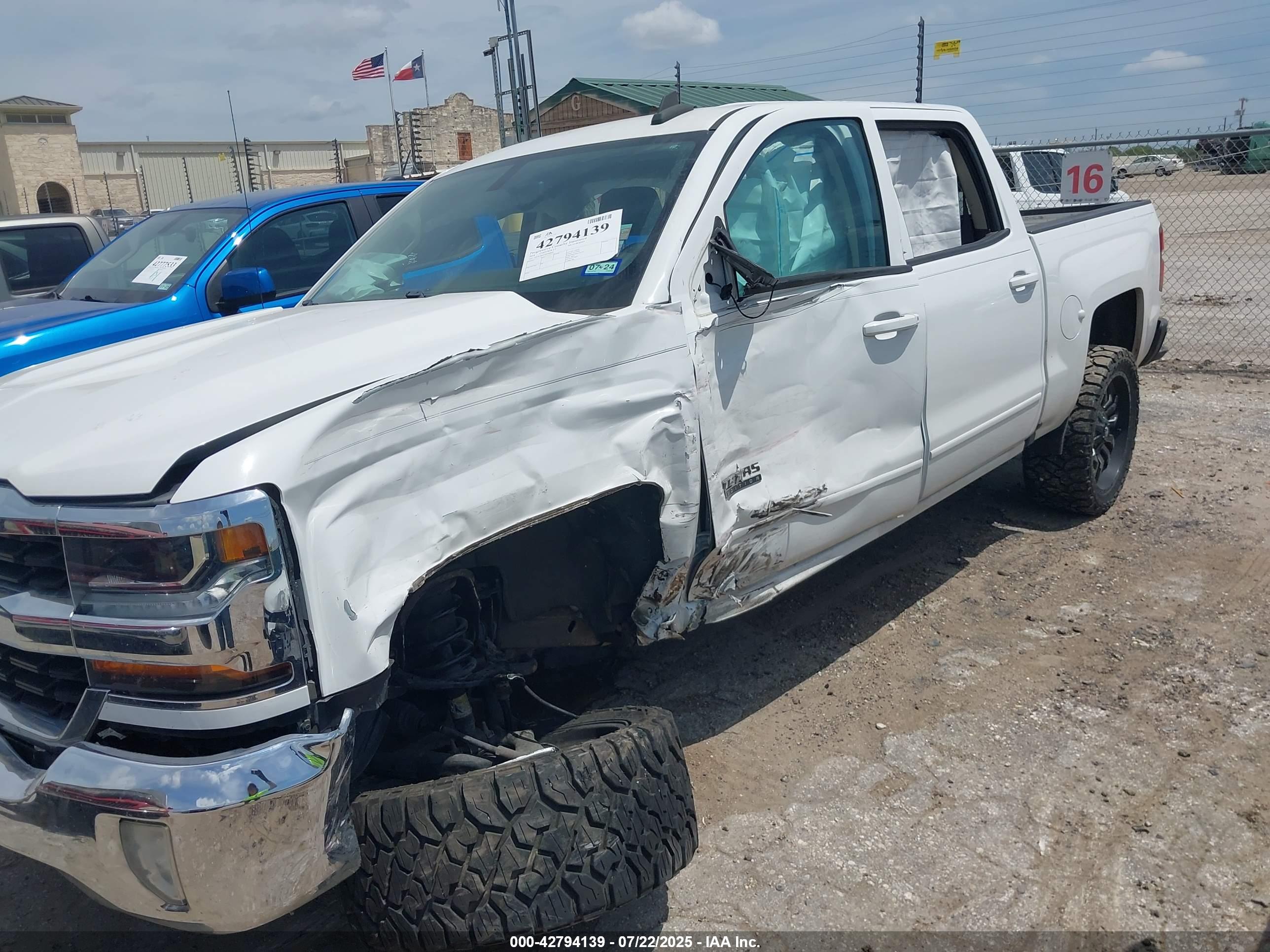 CHEVROLET SILVERADO image 6