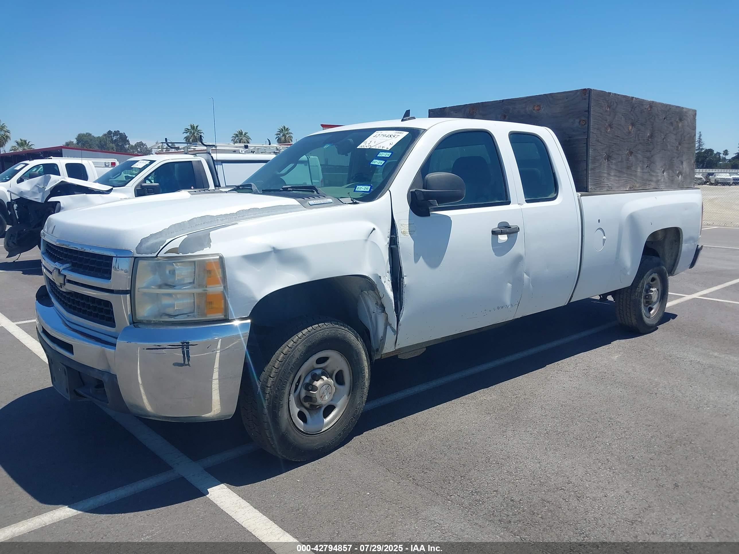 CHEVROLET SILVERADO image 2