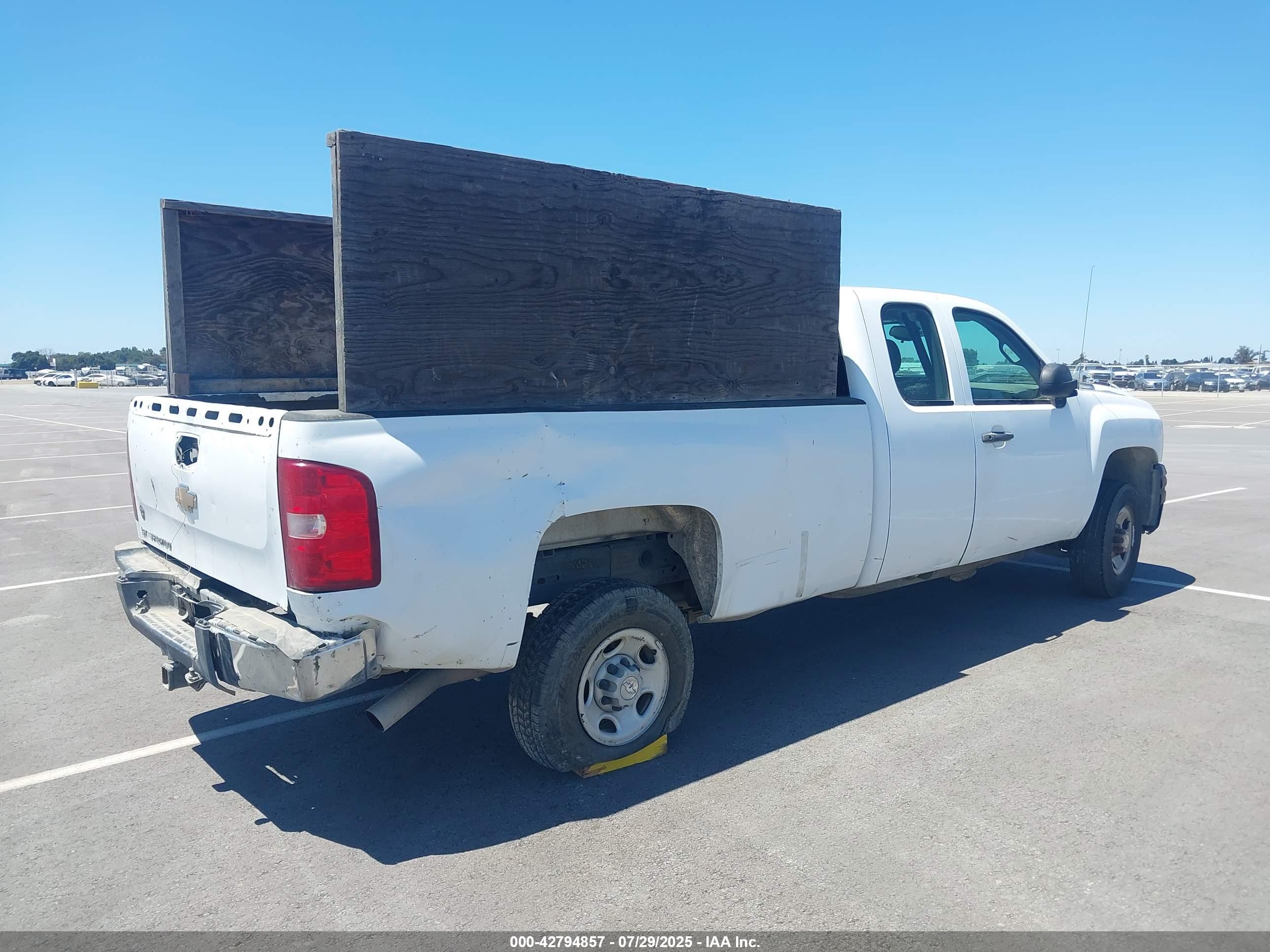 CHEVROLET SILVERADO image 4