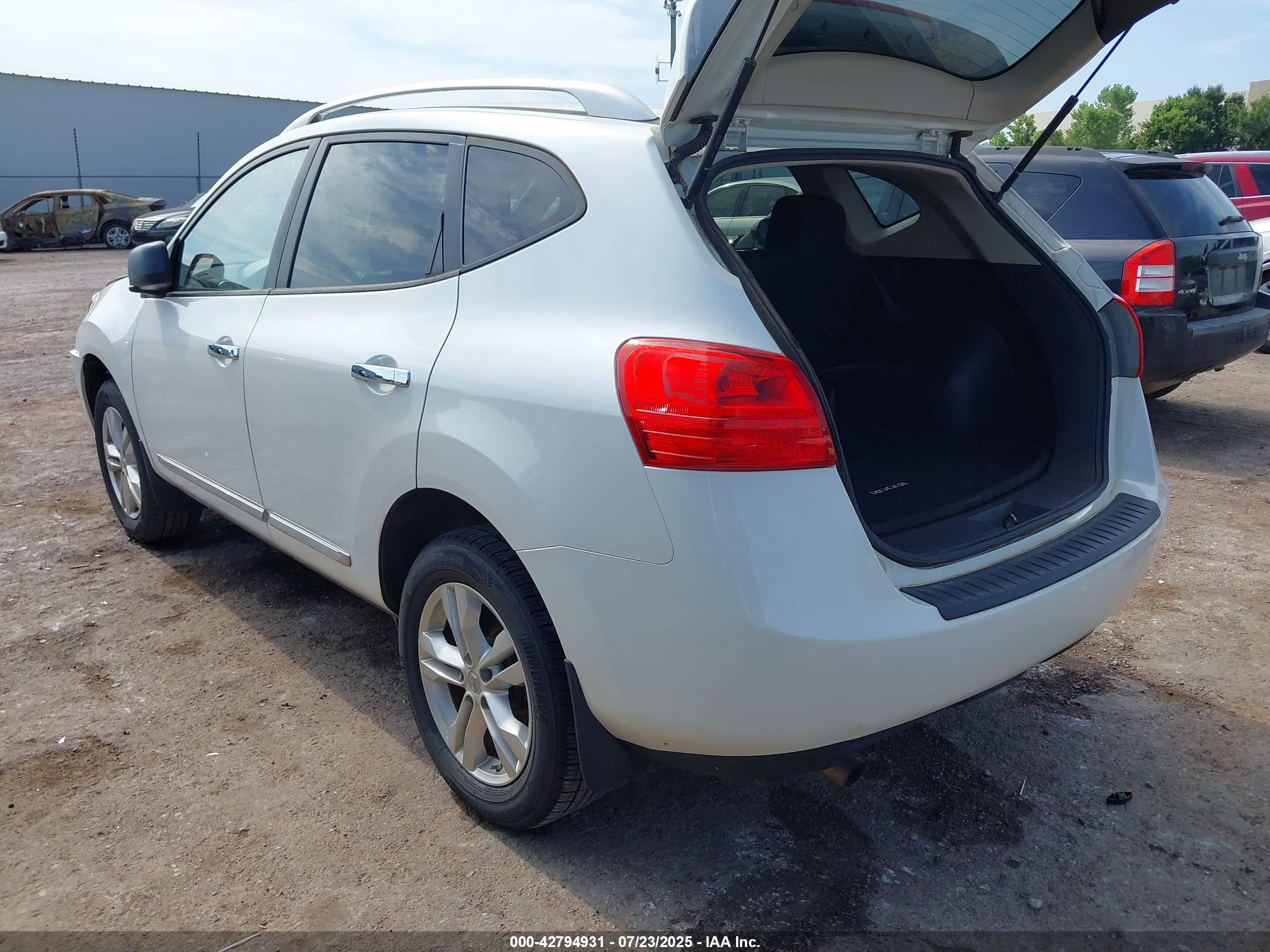 NISSAN ROGUE image 3