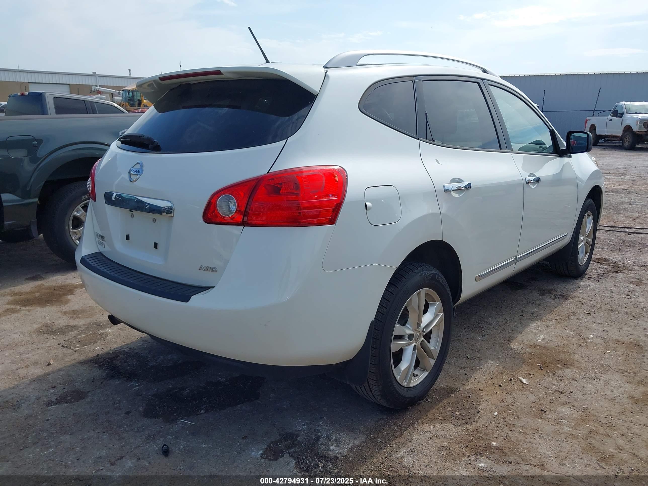 NISSAN ROGUE image 4
