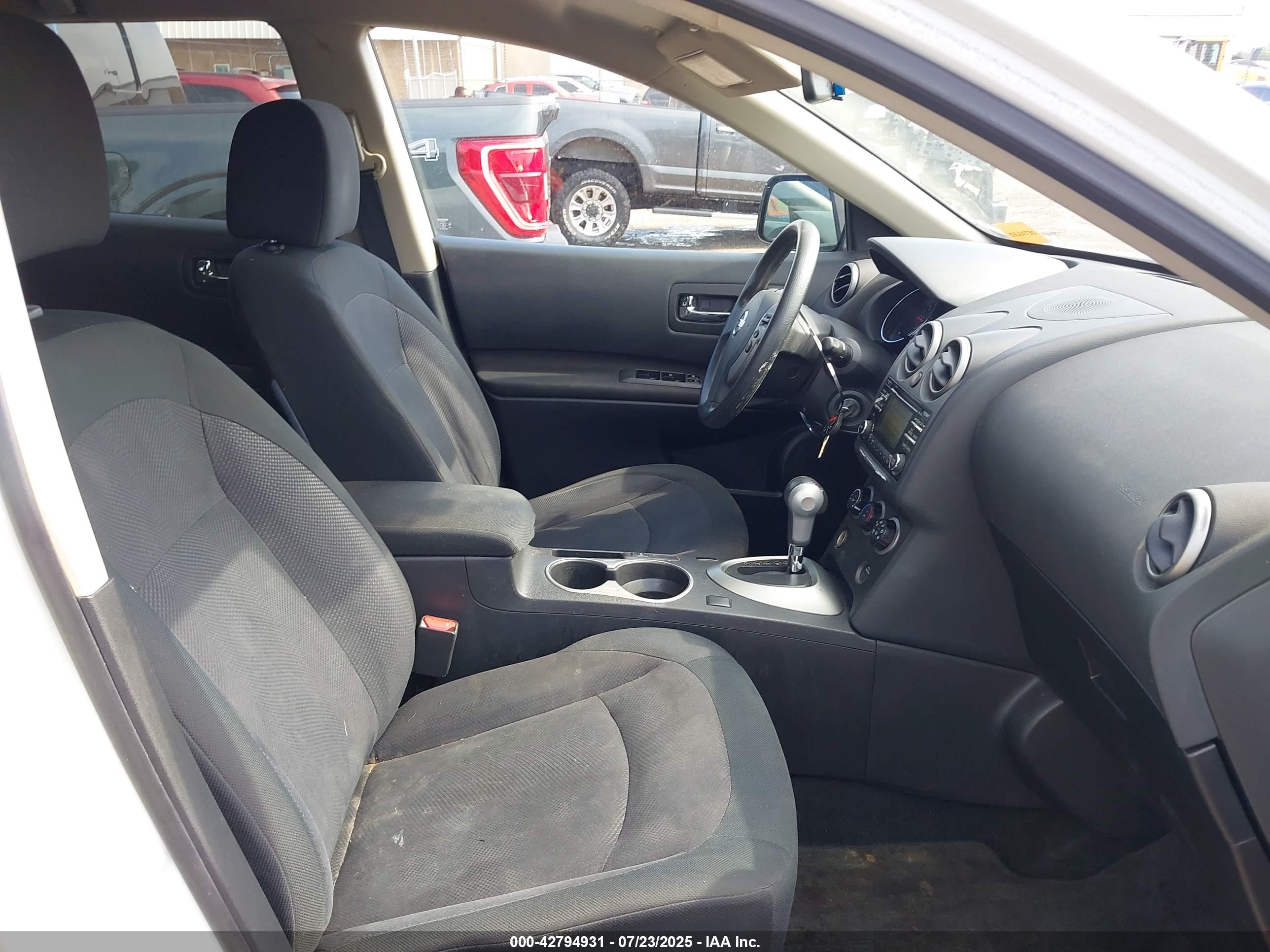 NISSAN ROGUE image 5