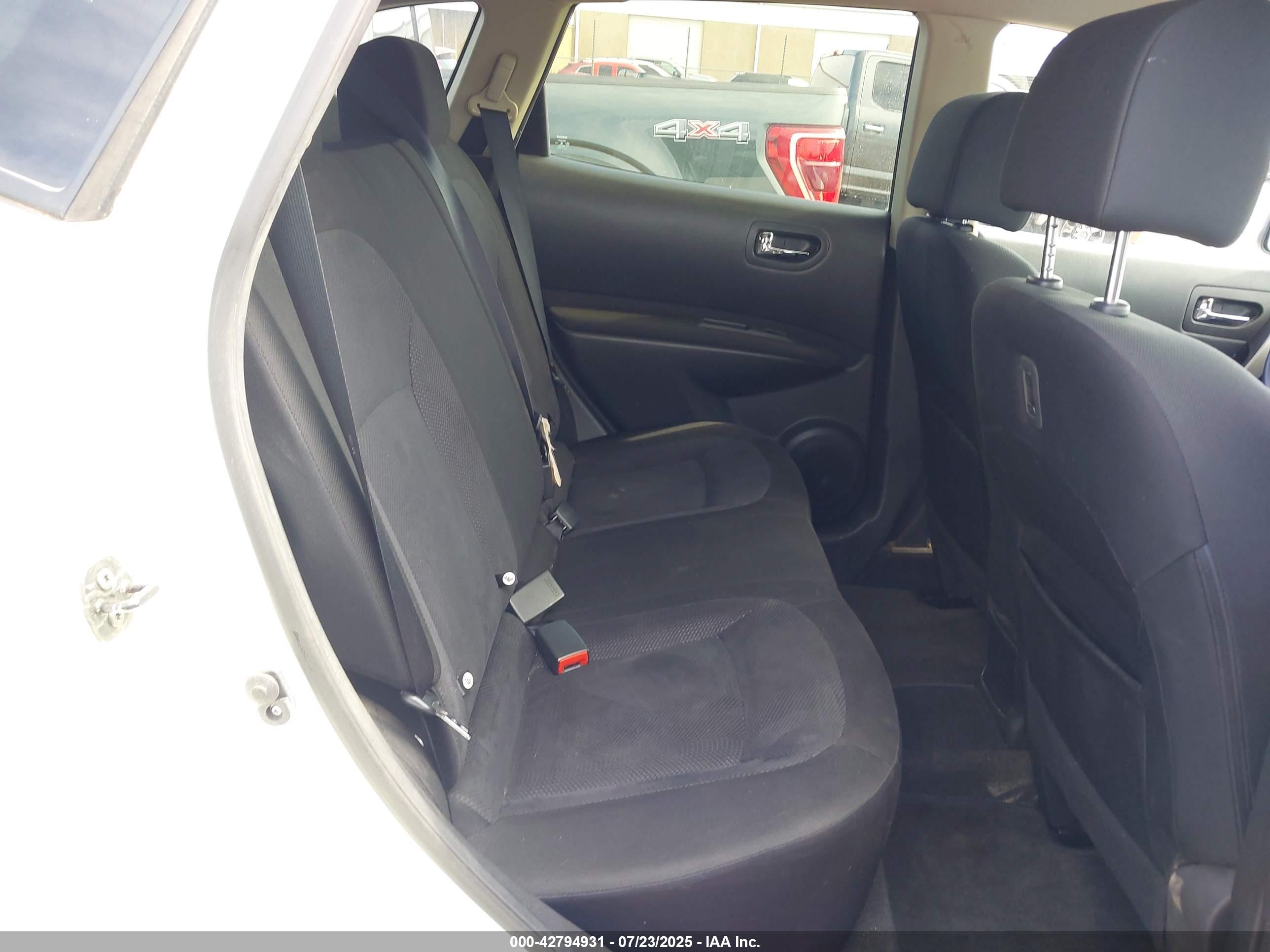 NISSAN ROGUE image 8
