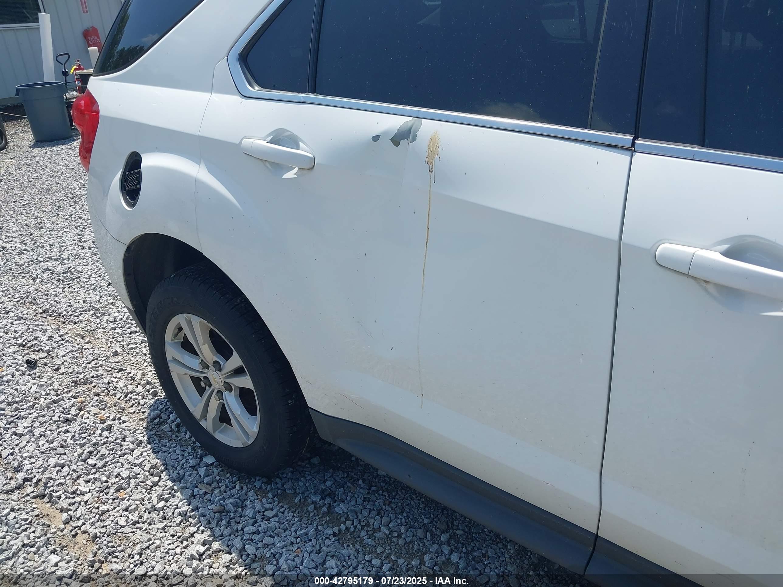 CHEVROLET EQUINOX image 6