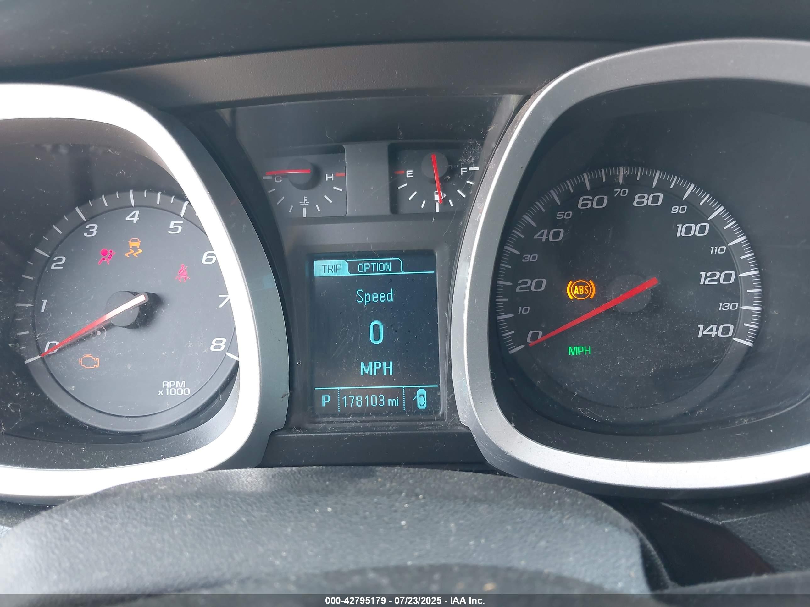 CHEVROLET EQUINOX image 7