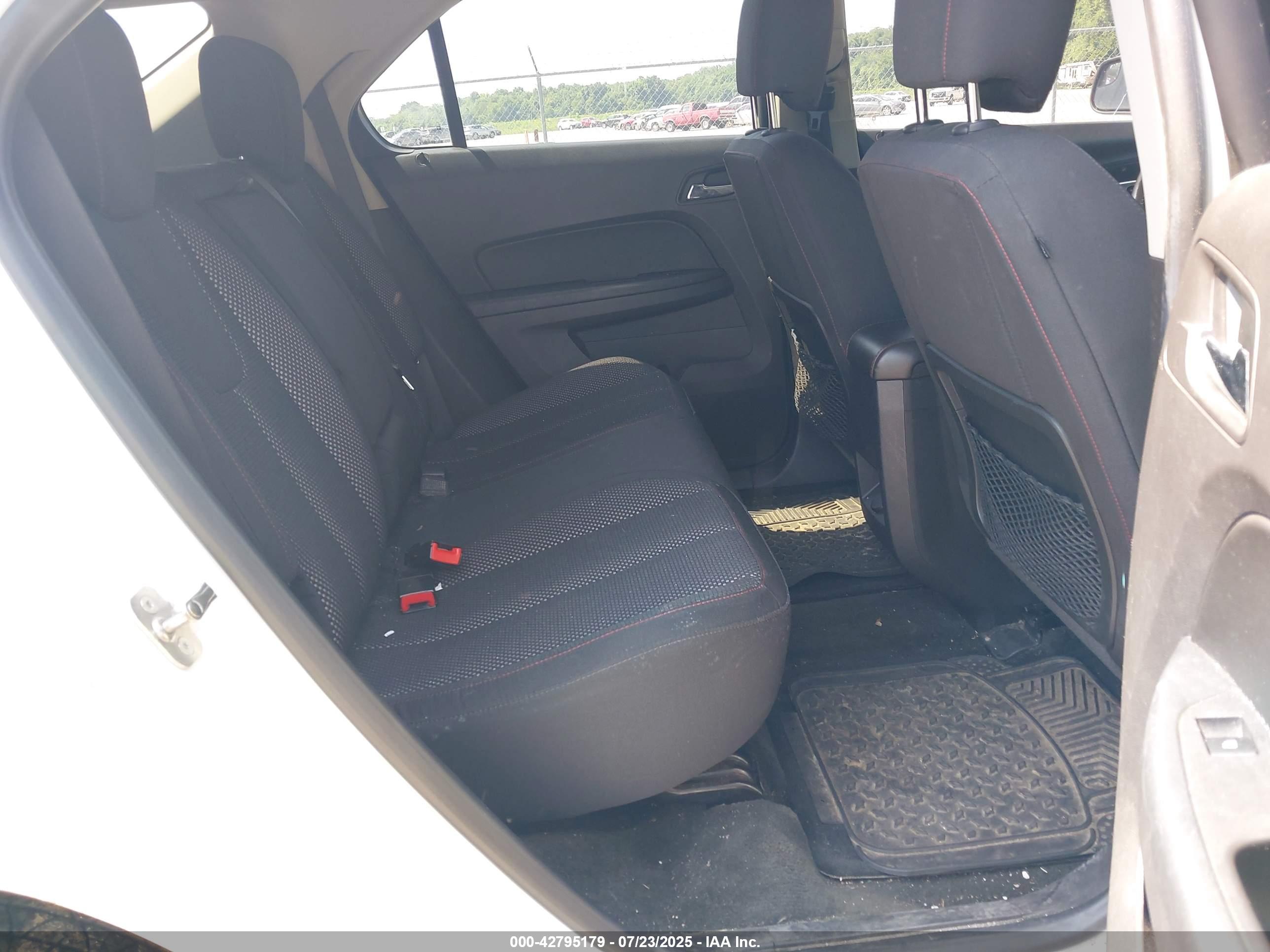 CHEVROLET EQUINOX image 8