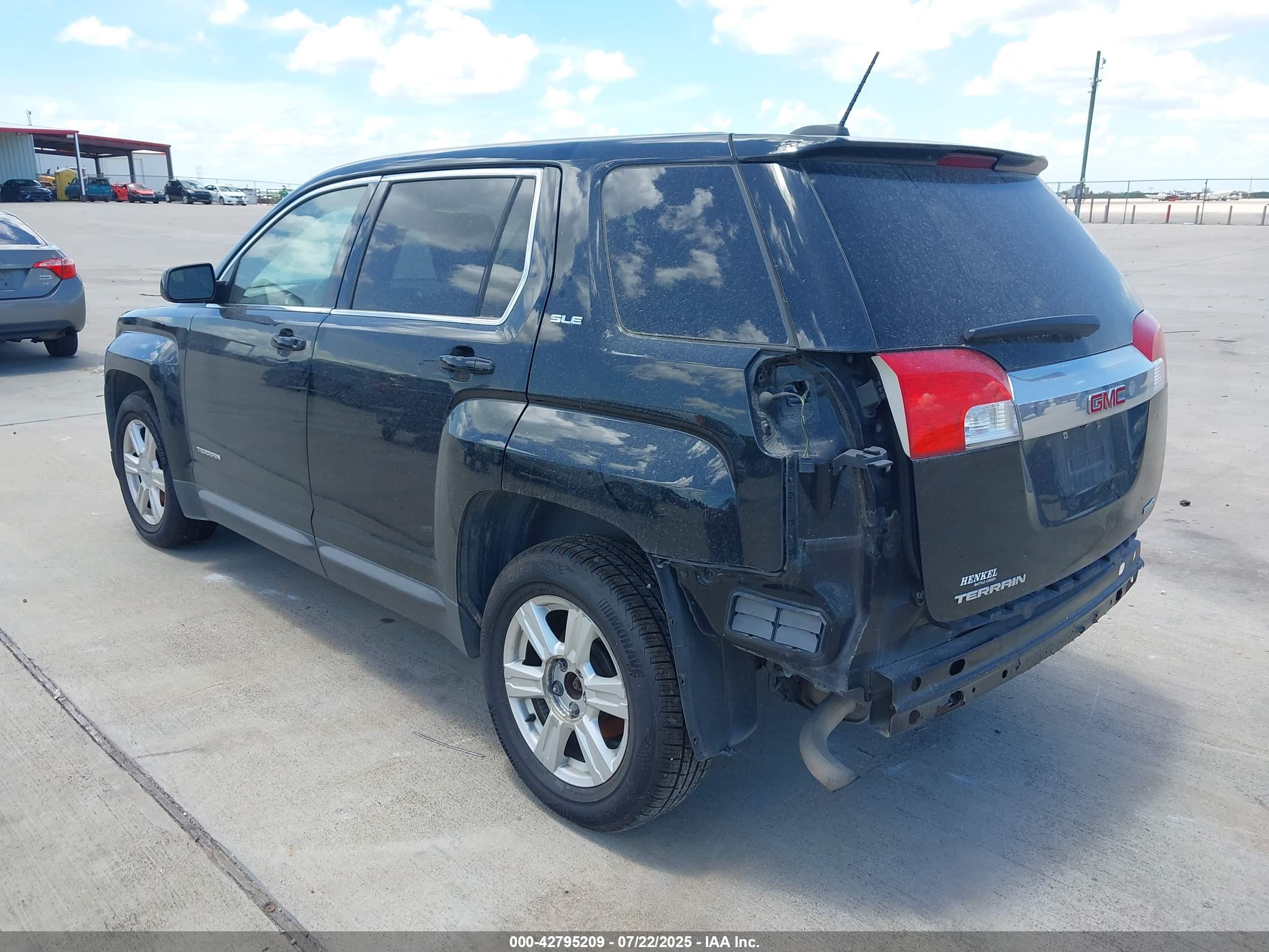 GMC TERRAIN image 3