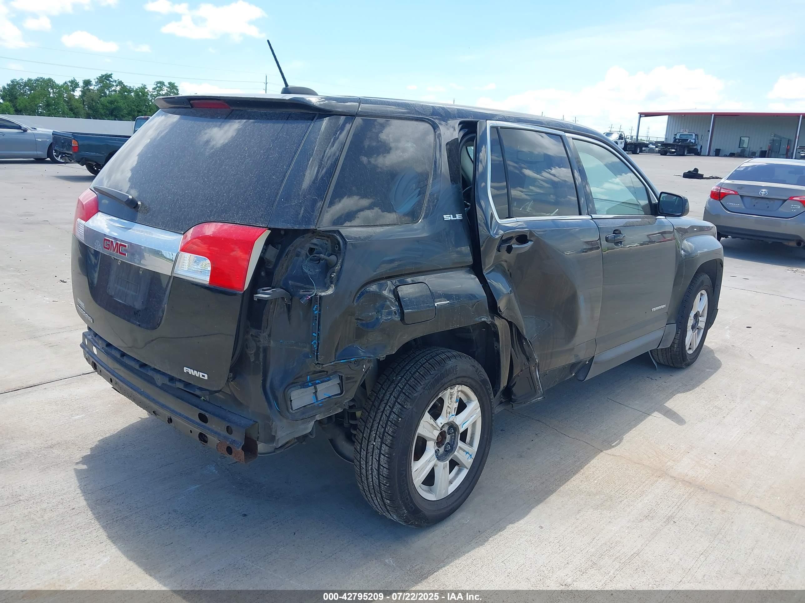 GMC TERRAIN image 4