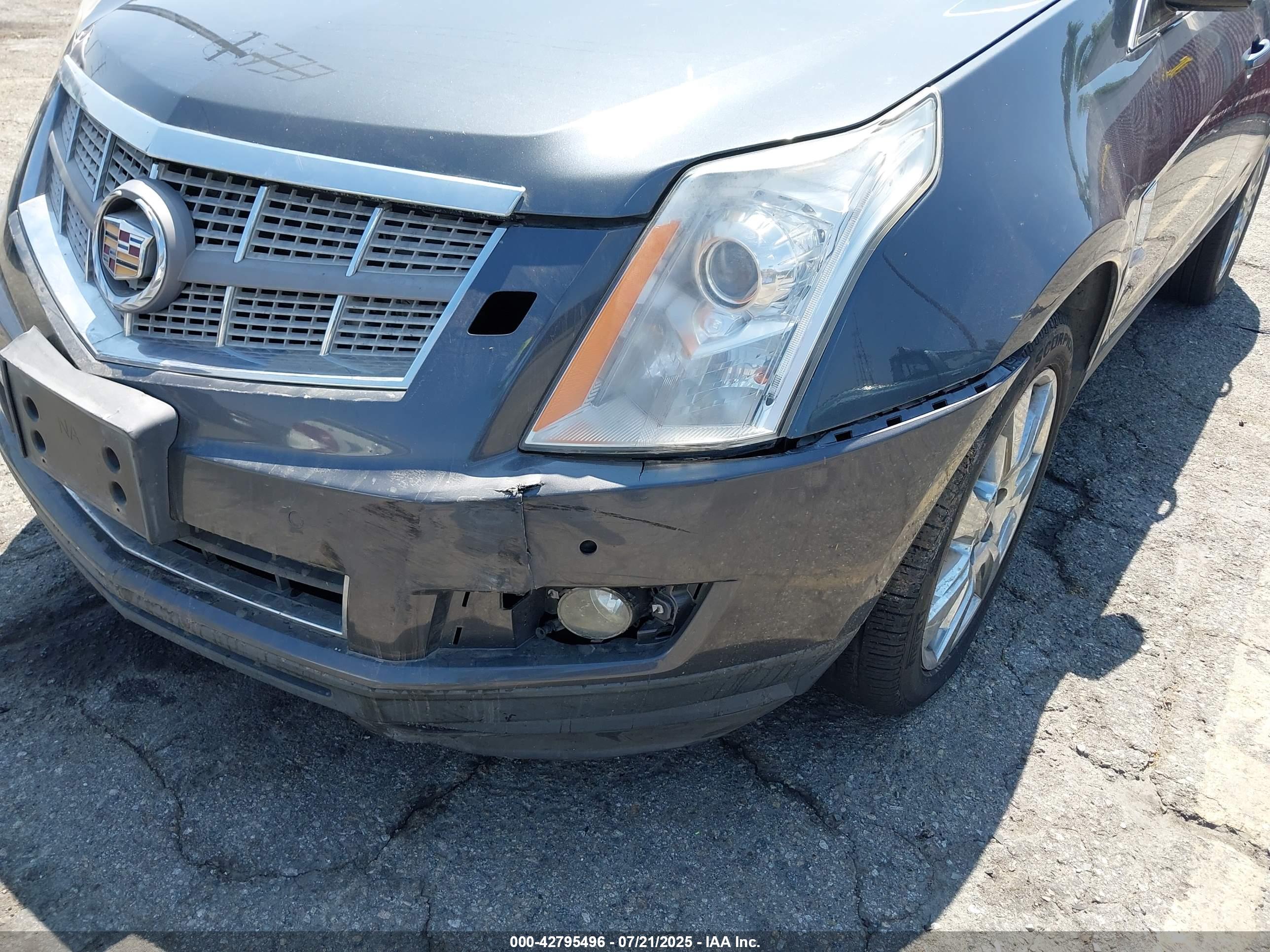 CADILLAC SRX image 6