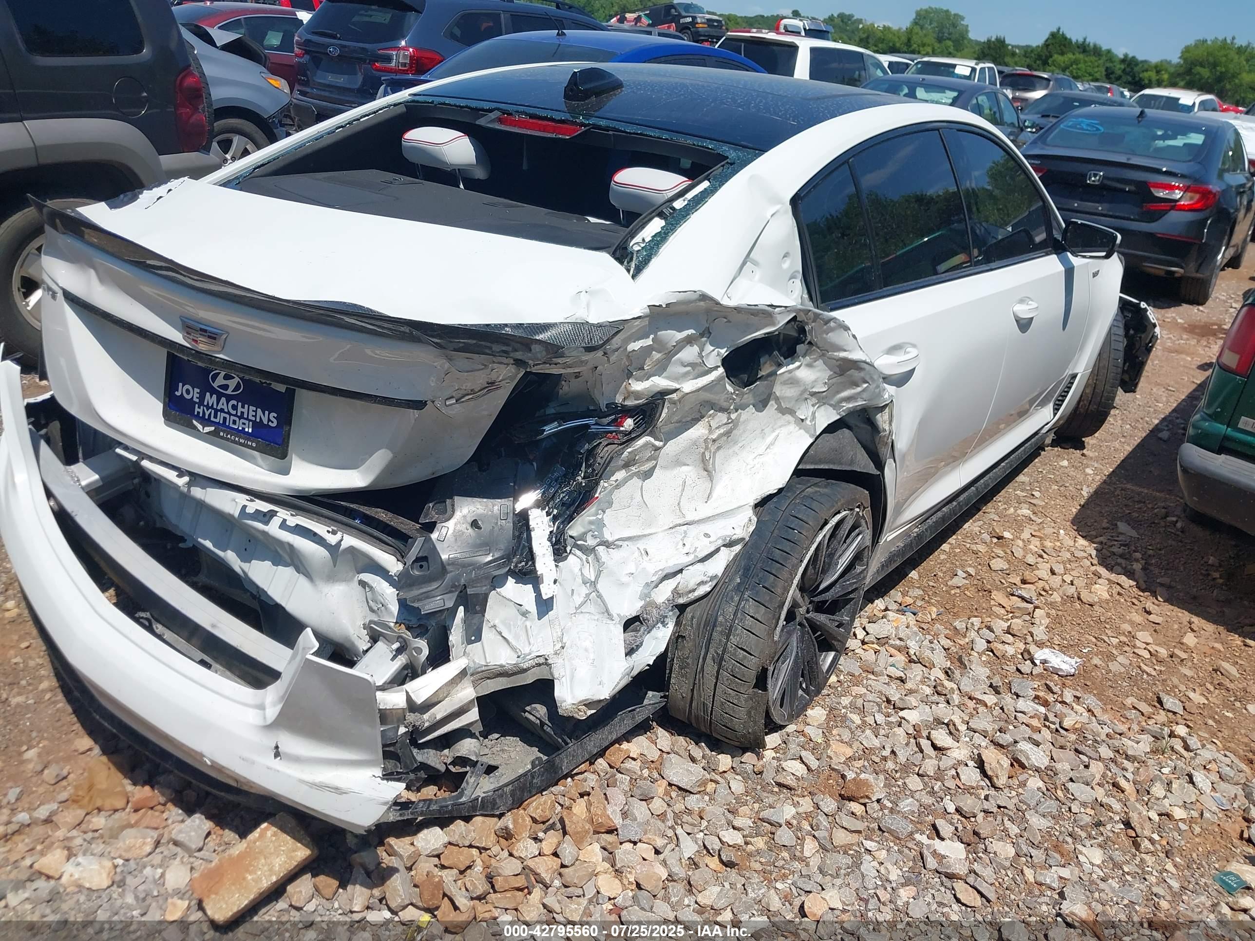 CADILLAC CT5-V image 4