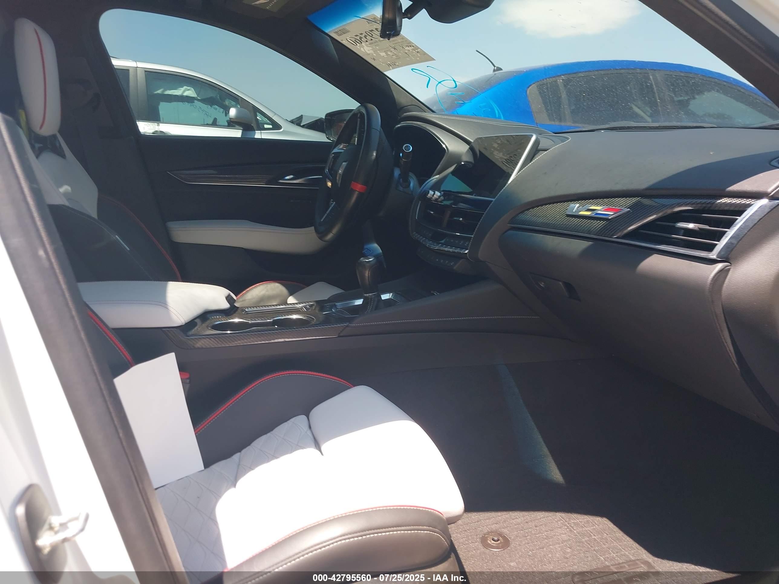 CADILLAC CT5-V image 5