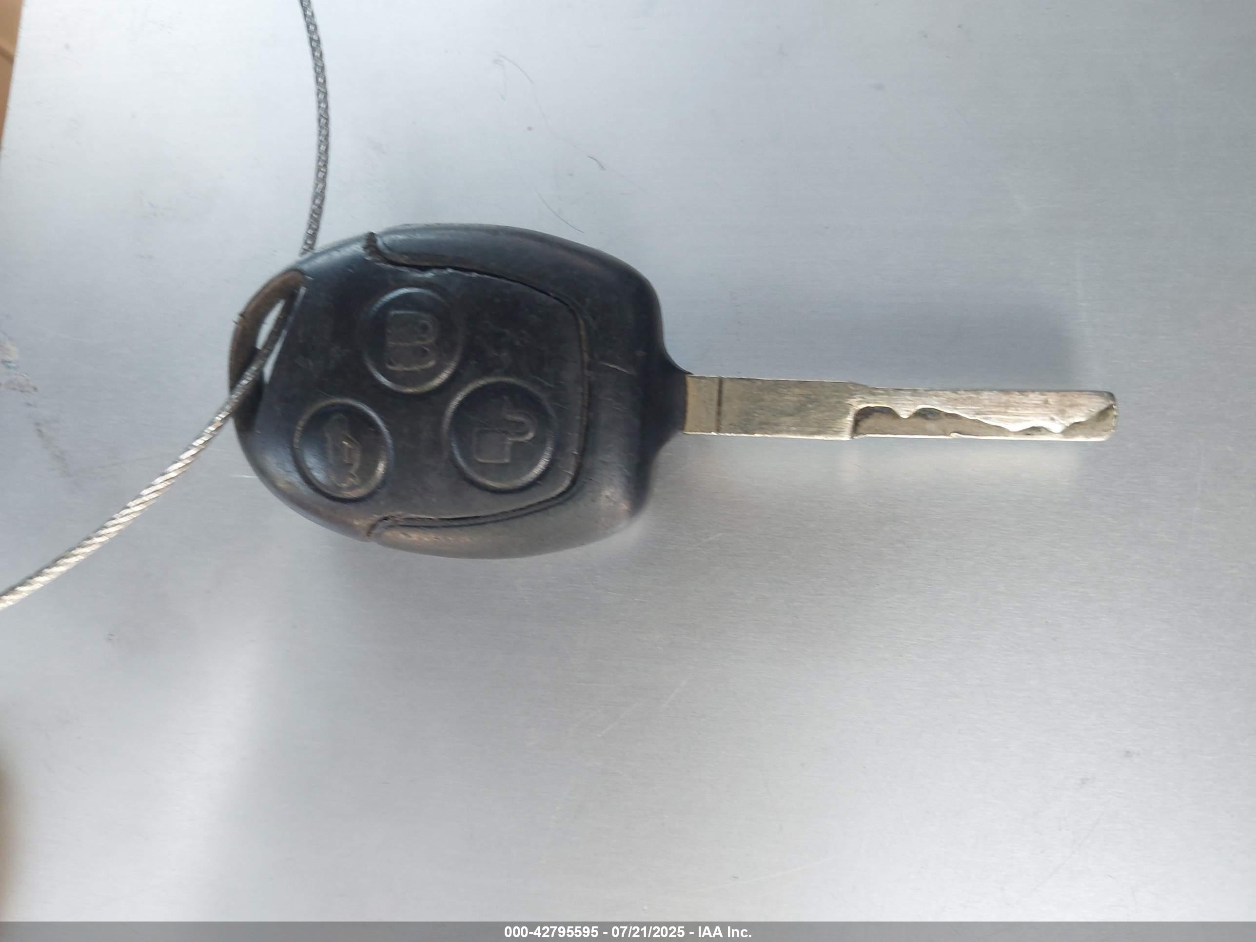 FORD FIESTA image 11