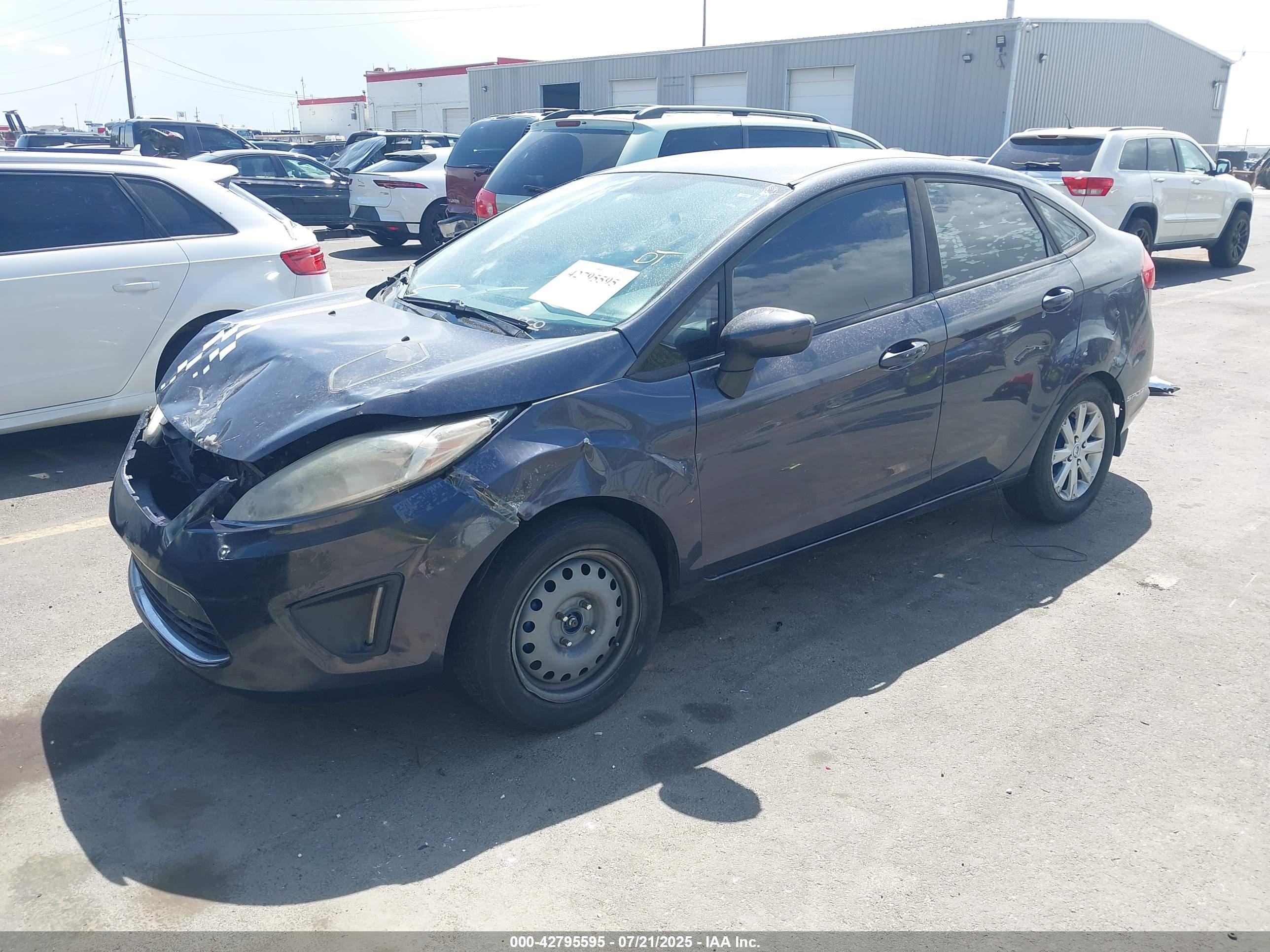 FORD FIESTA image 2