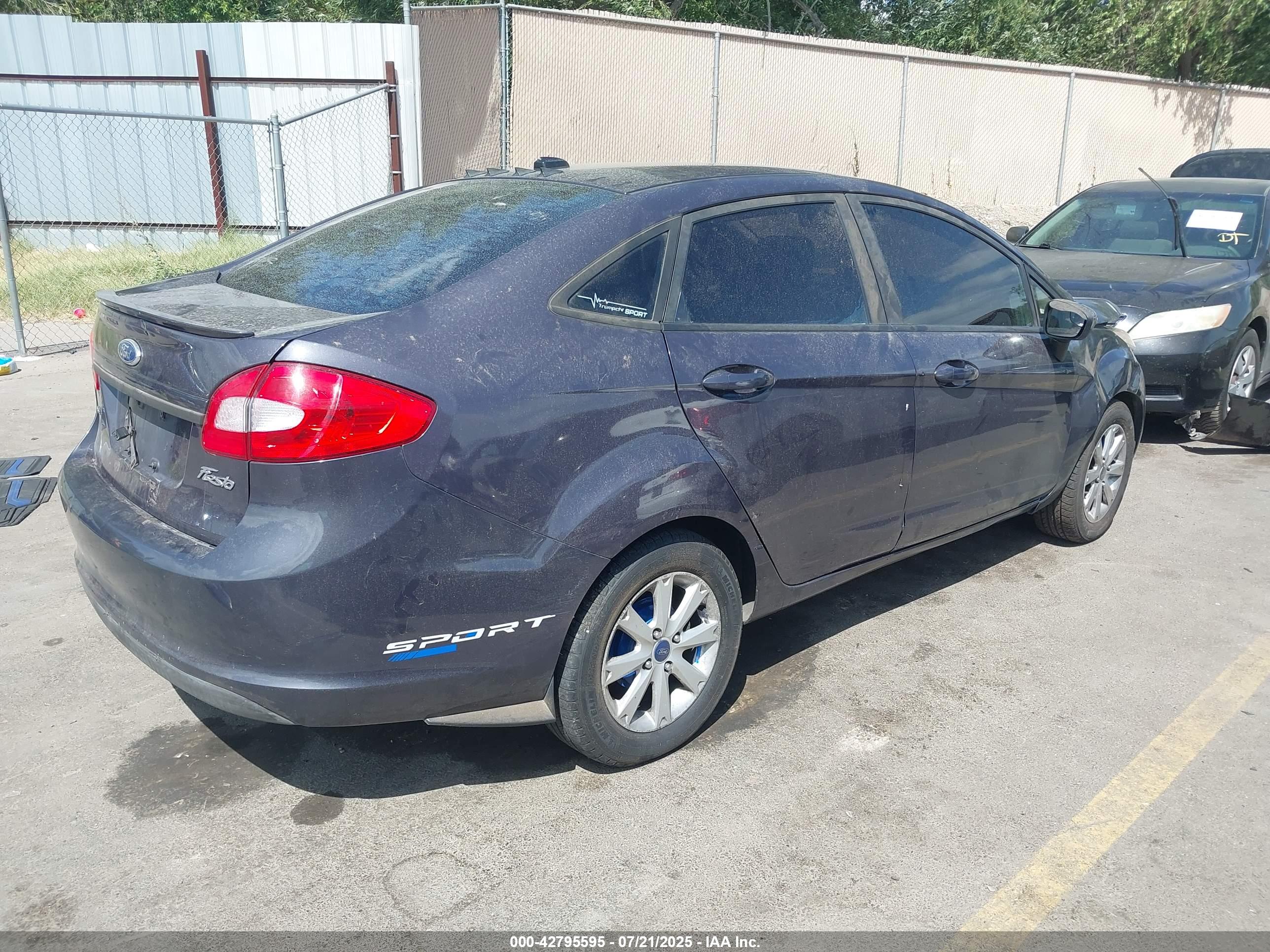 FORD FIESTA image 4