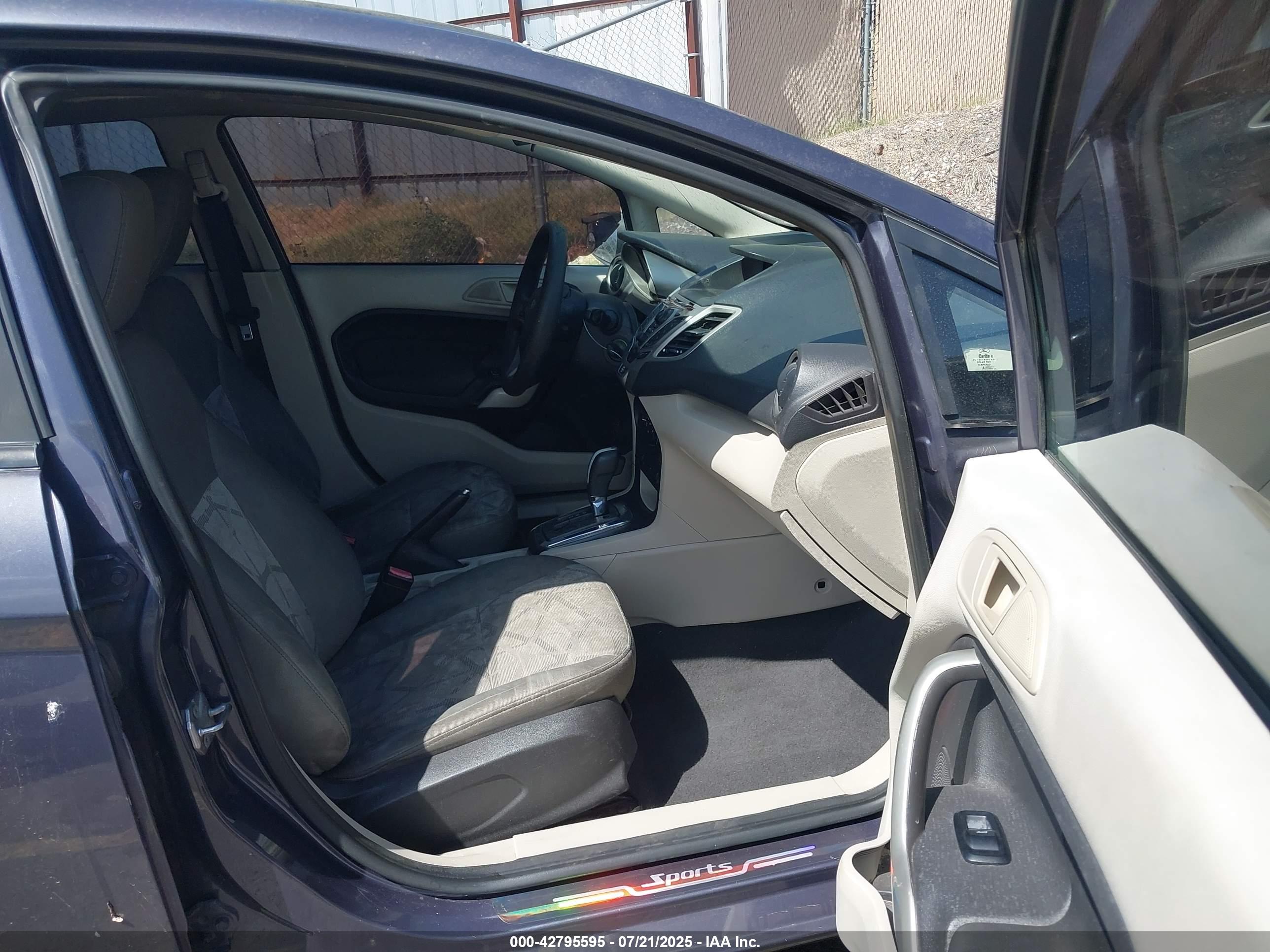 FORD FIESTA image 5