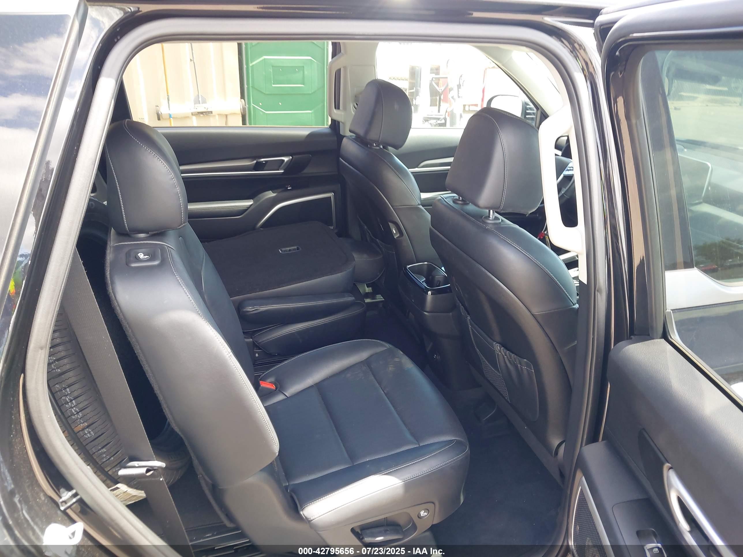 KIA TELLURIDE image 8