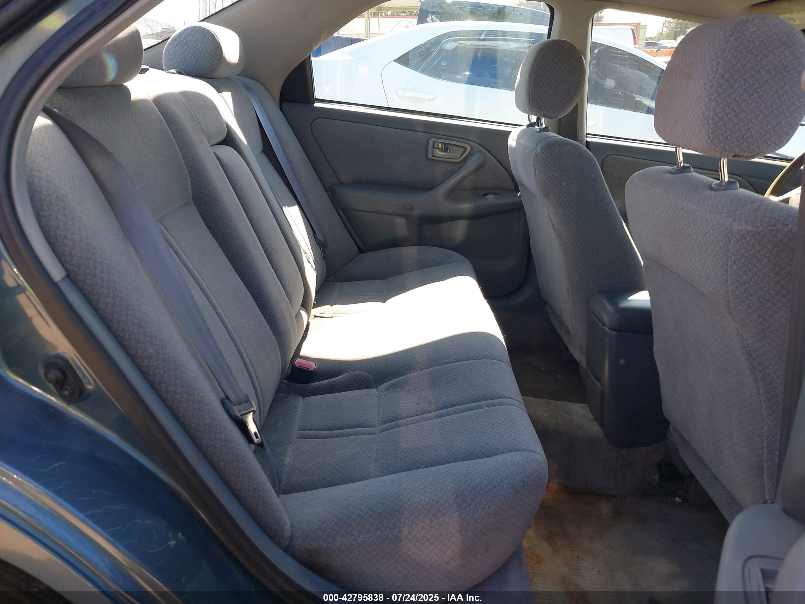 TOYOTA CAMRY image 8