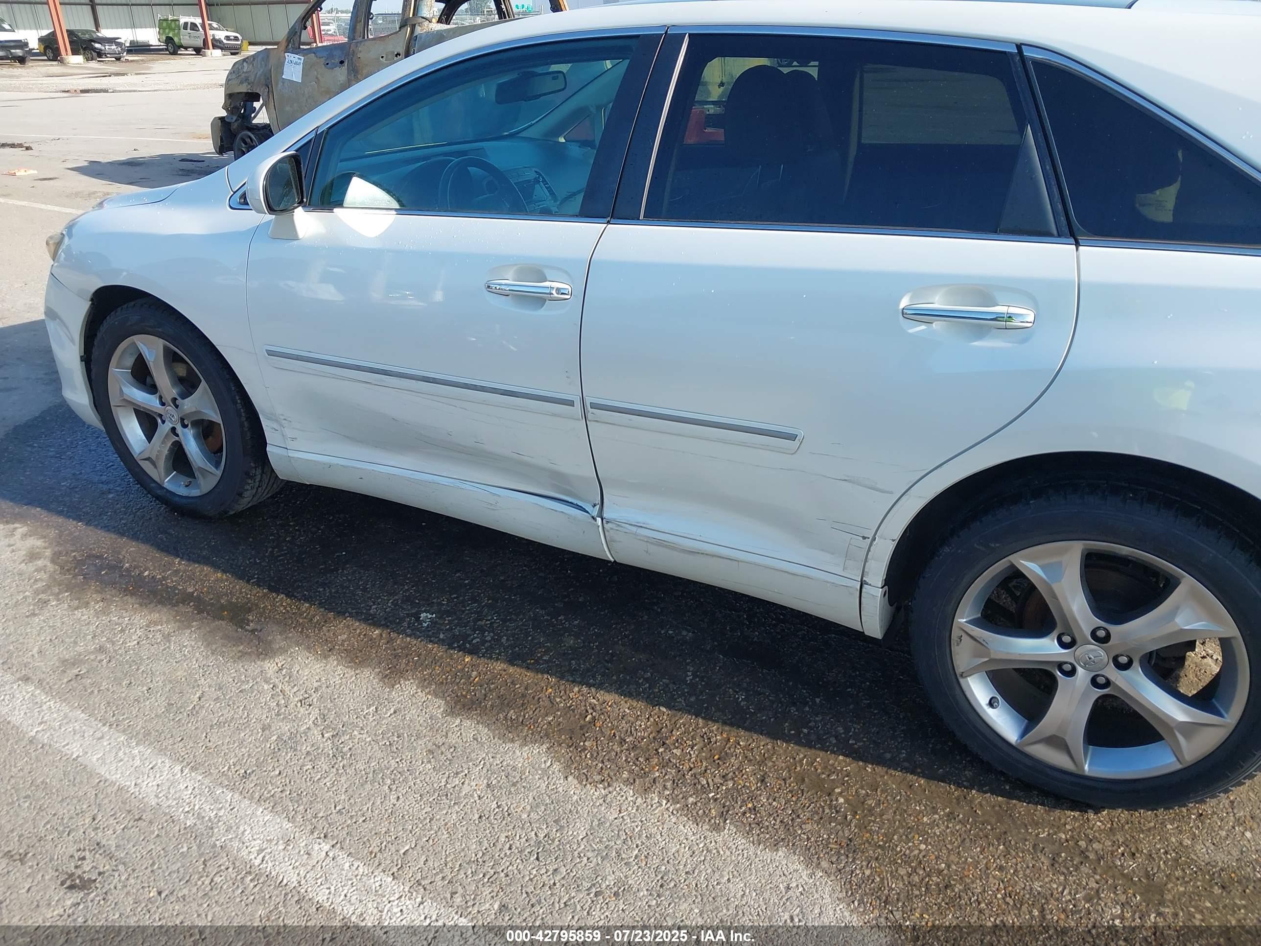 TOYOTA VENZA image 6