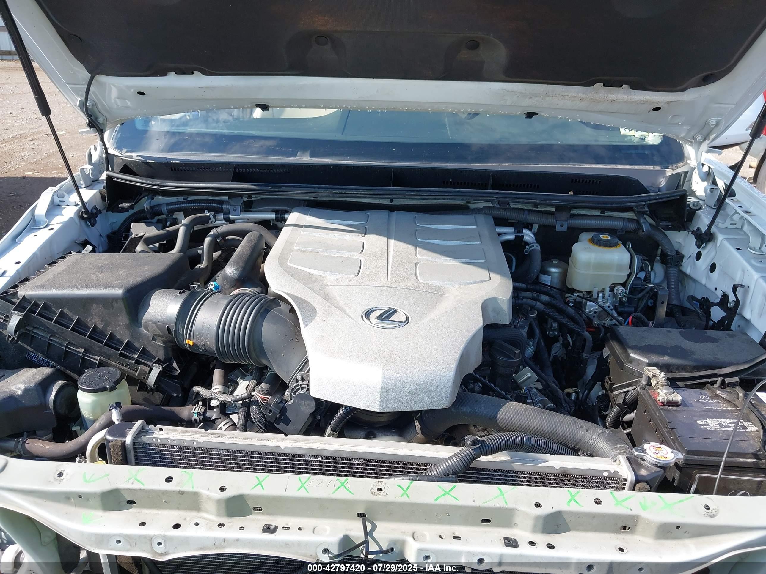 LEXUS GX image 10