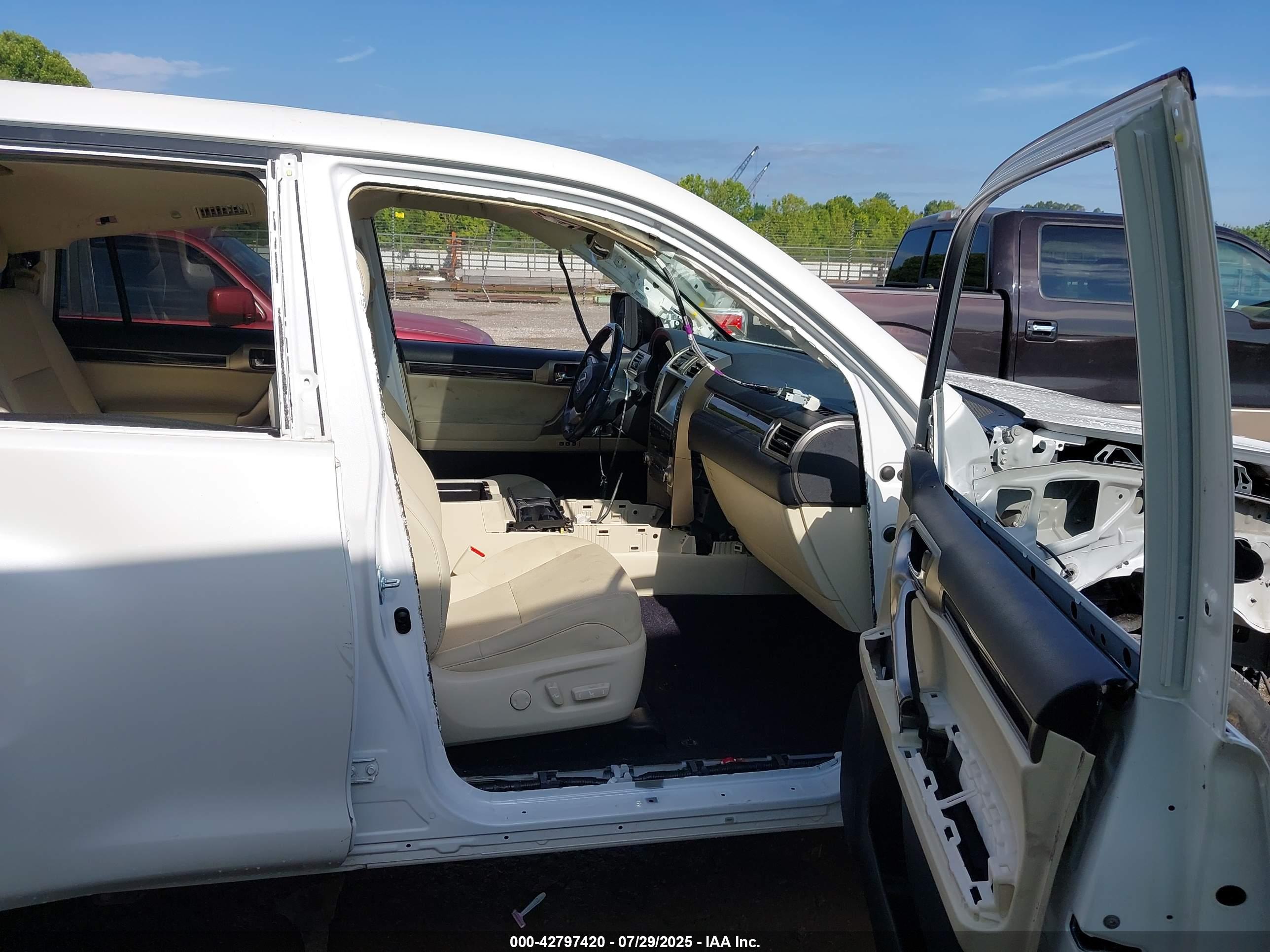 LEXUS GX image 5
