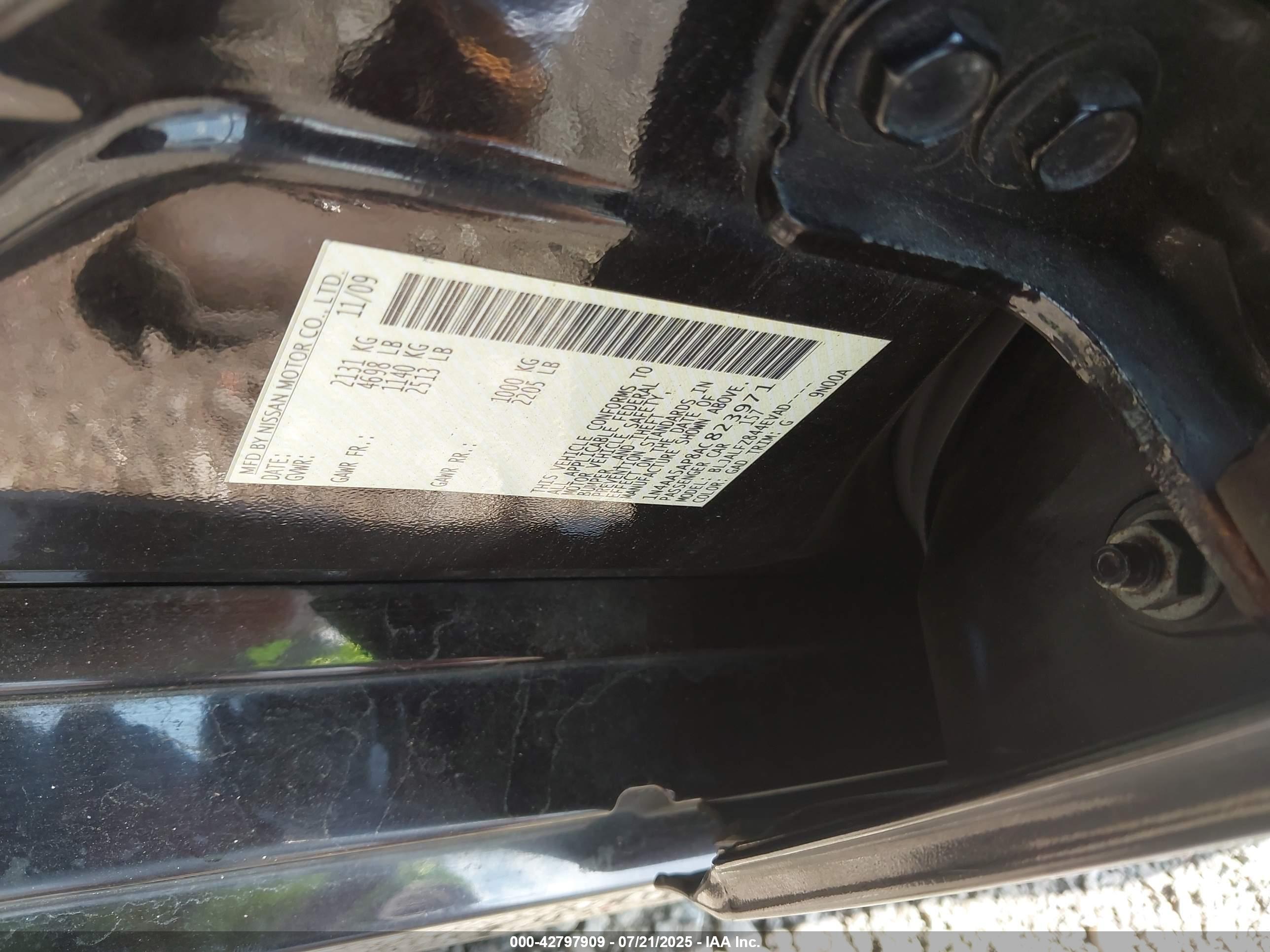 NISSAN MAXIMA image 9