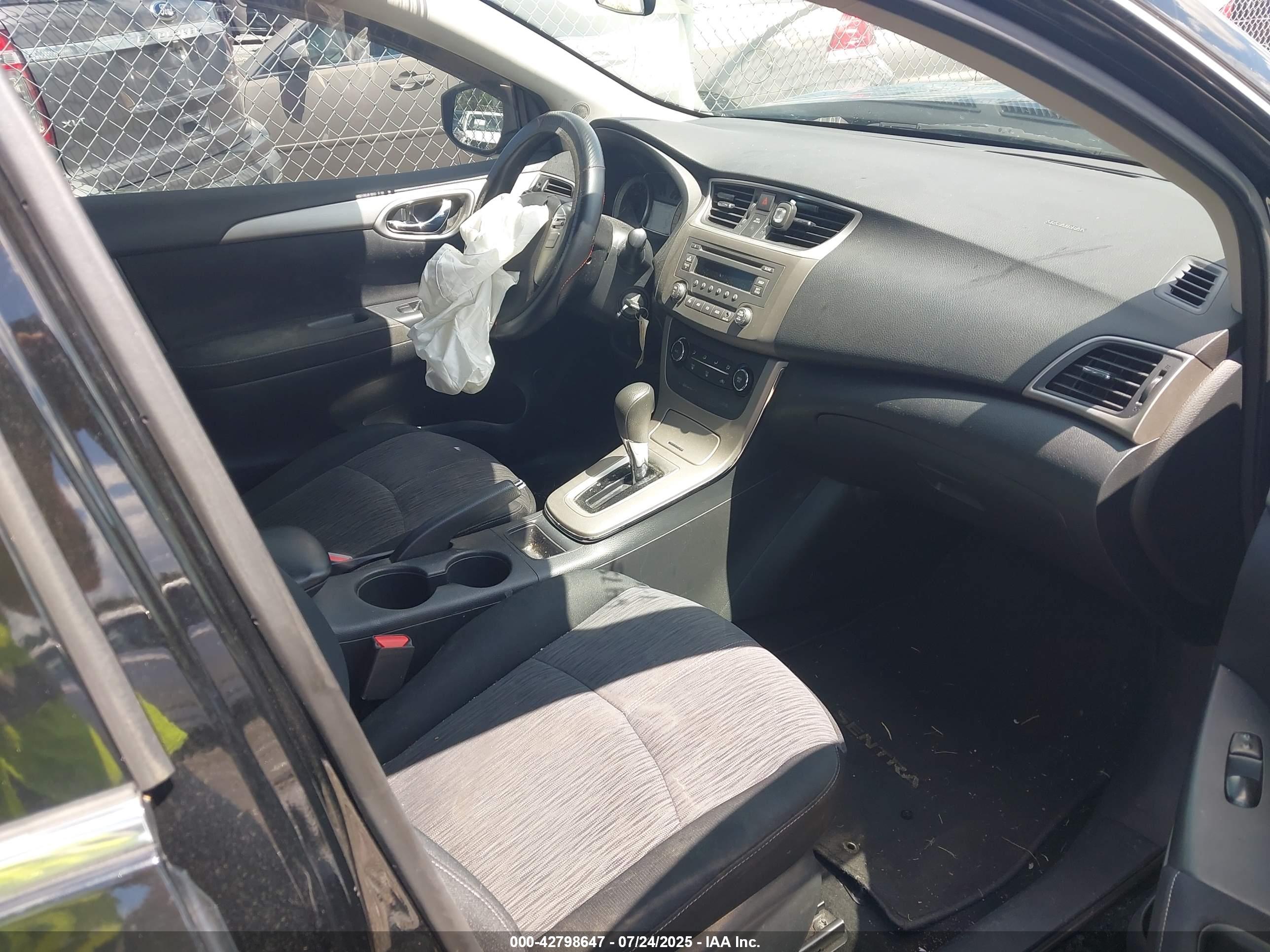 NISSAN SENTRA image 5