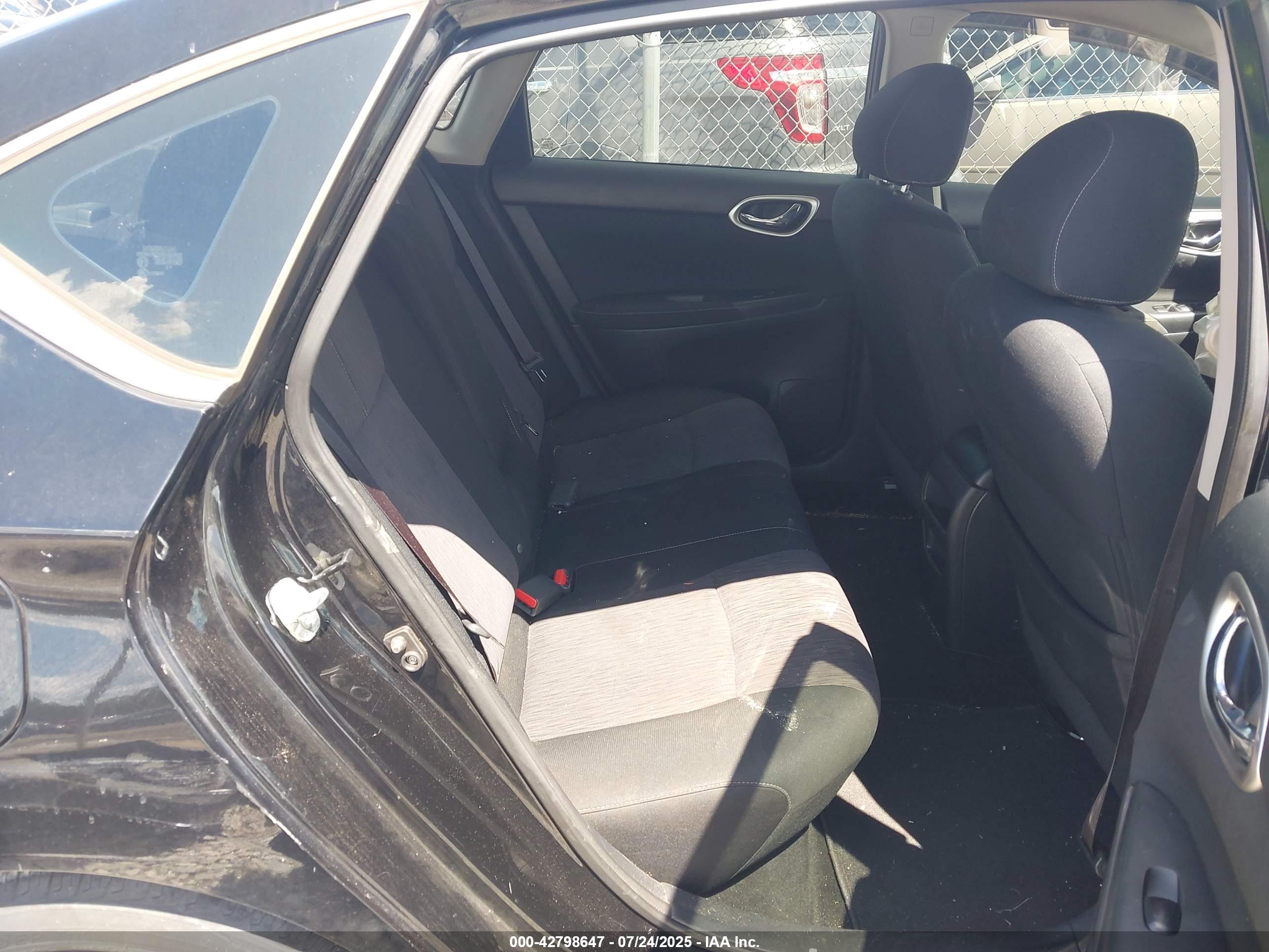 NISSAN SENTRA image 8