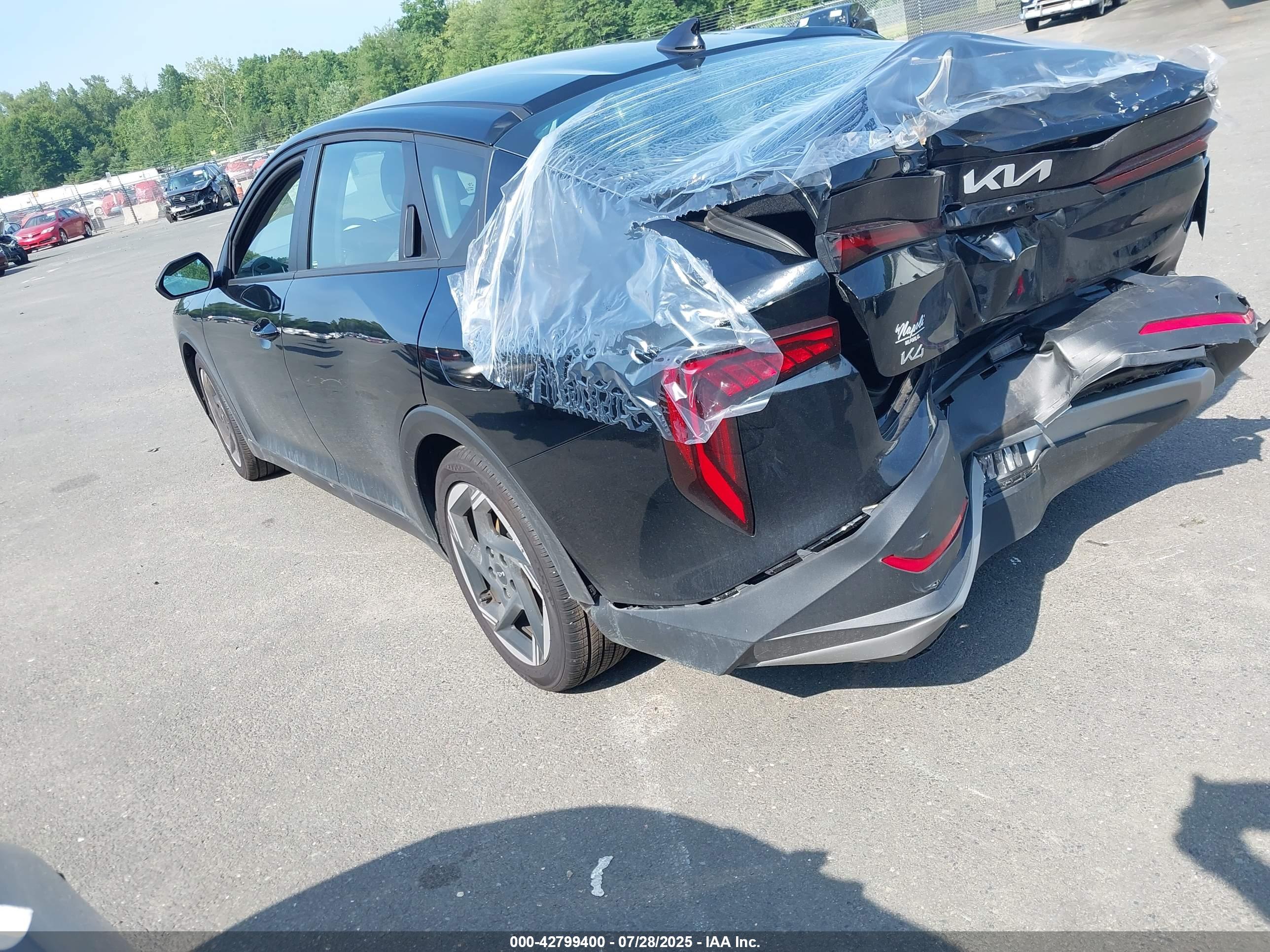 KIA K4 image 3