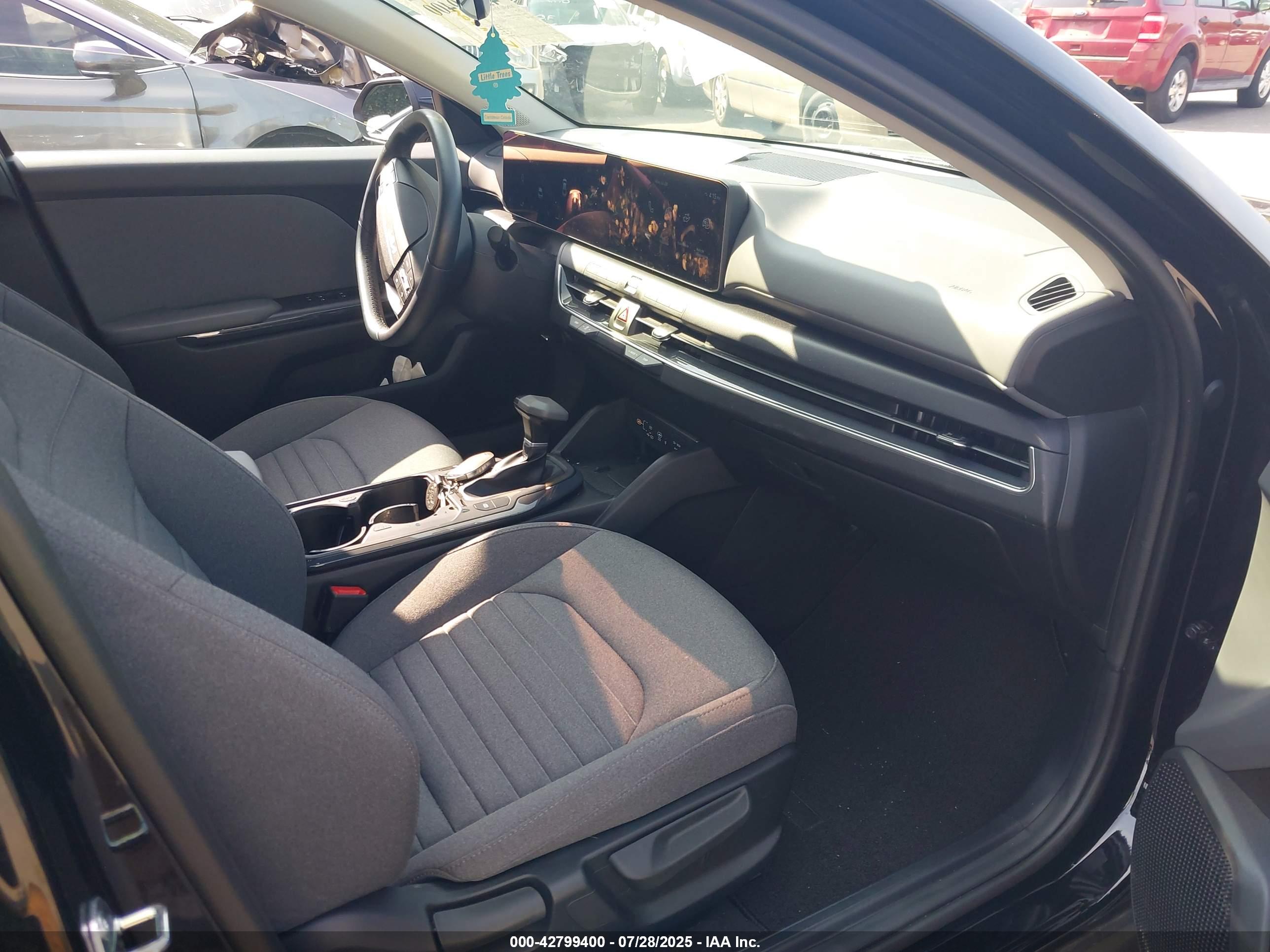 KIA K4 image 5