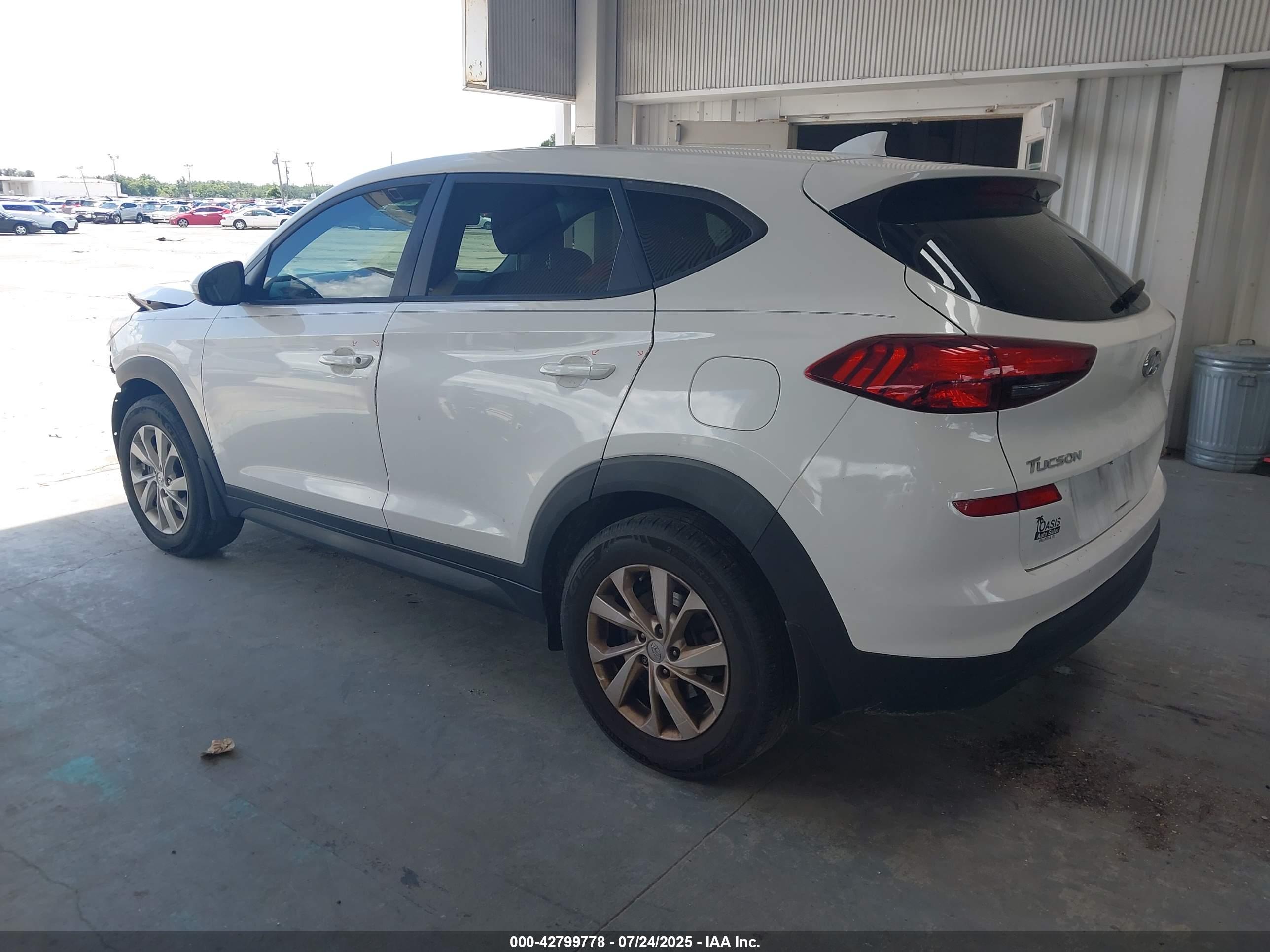 HYUNDAI TUCSON image 3
