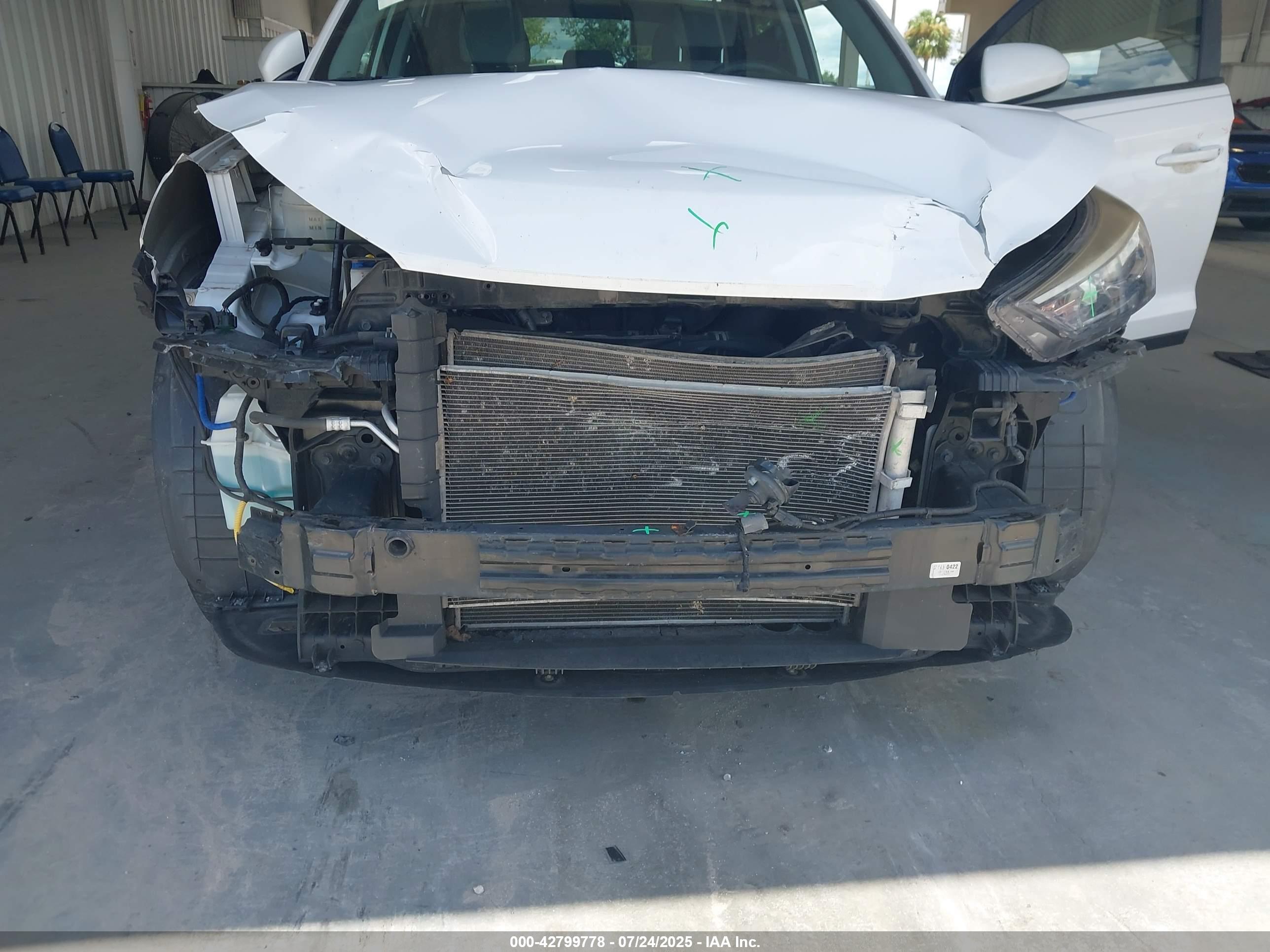HYUNDAI TUCSON image 6