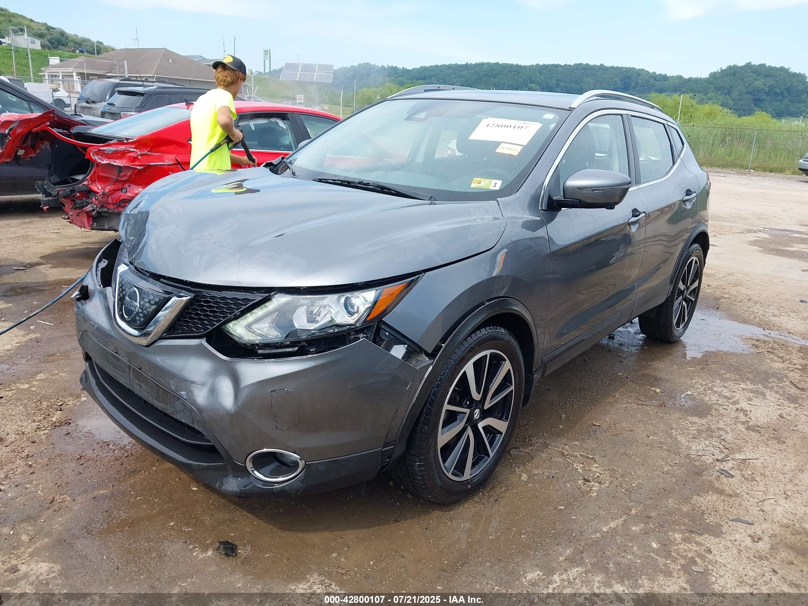 NISSAN ROGUE image 2