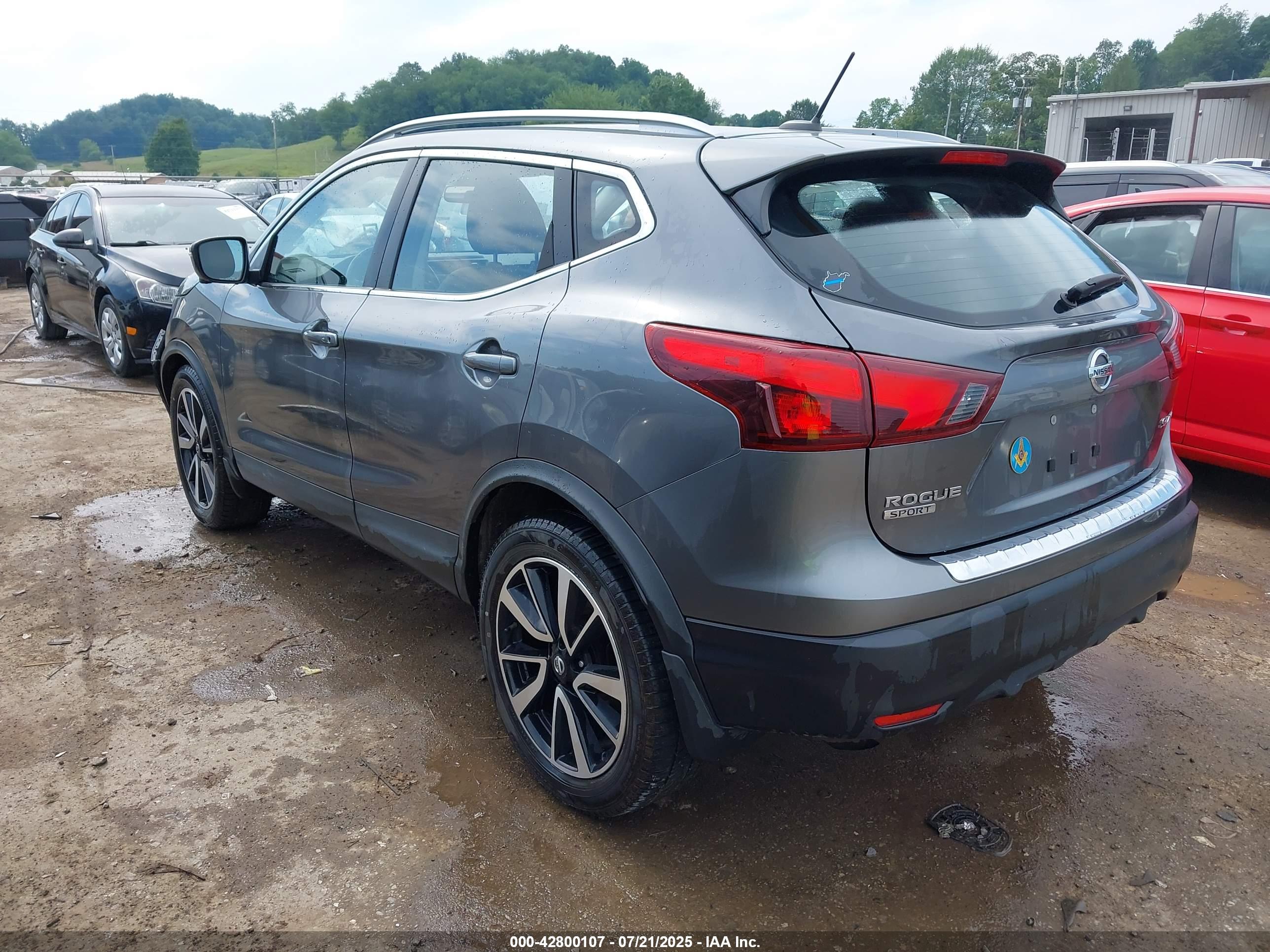 NISSAN ROGUE image 3