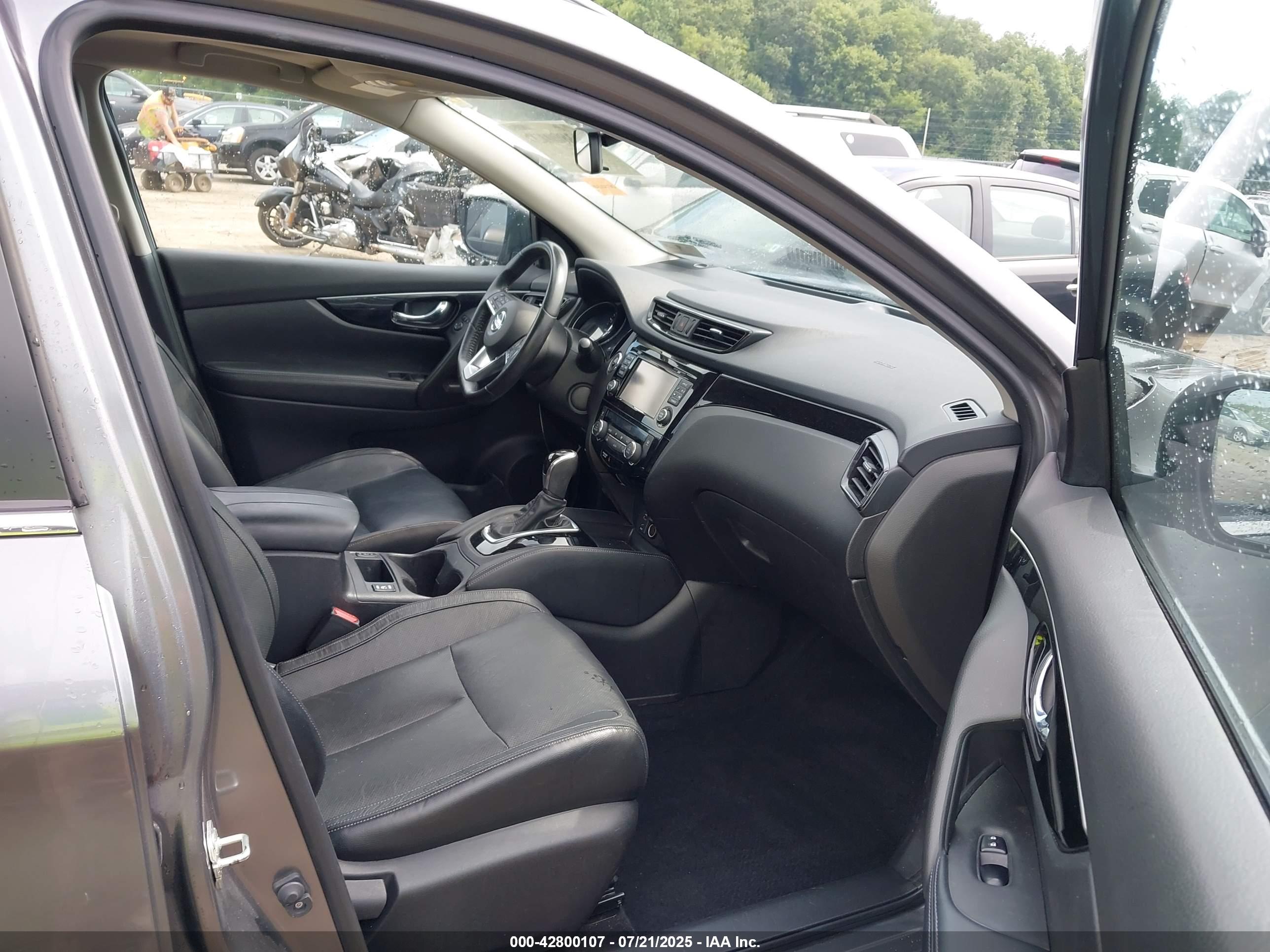 NISSAN ROGUE image 5
