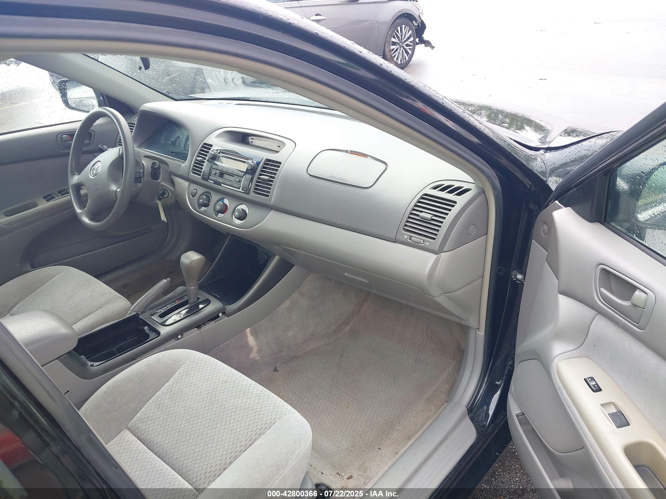 TOYOTA CAMRY image 5