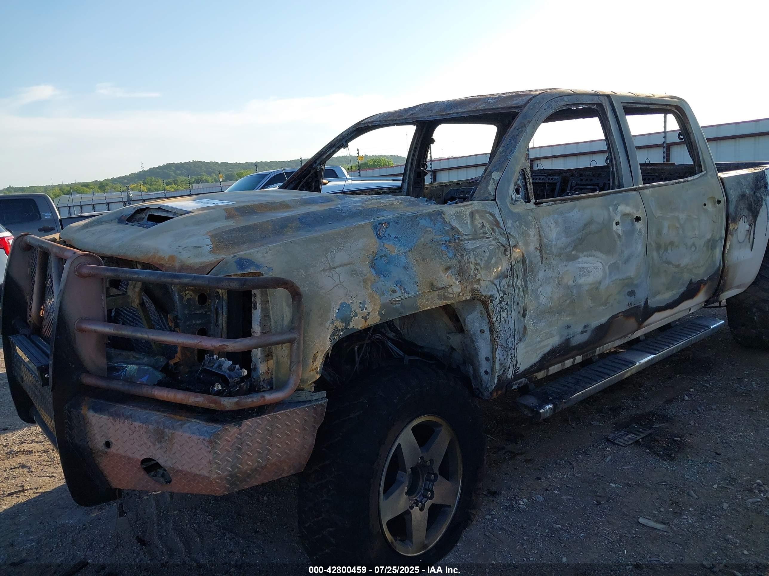 CHEVROLET SILVERADO image 6