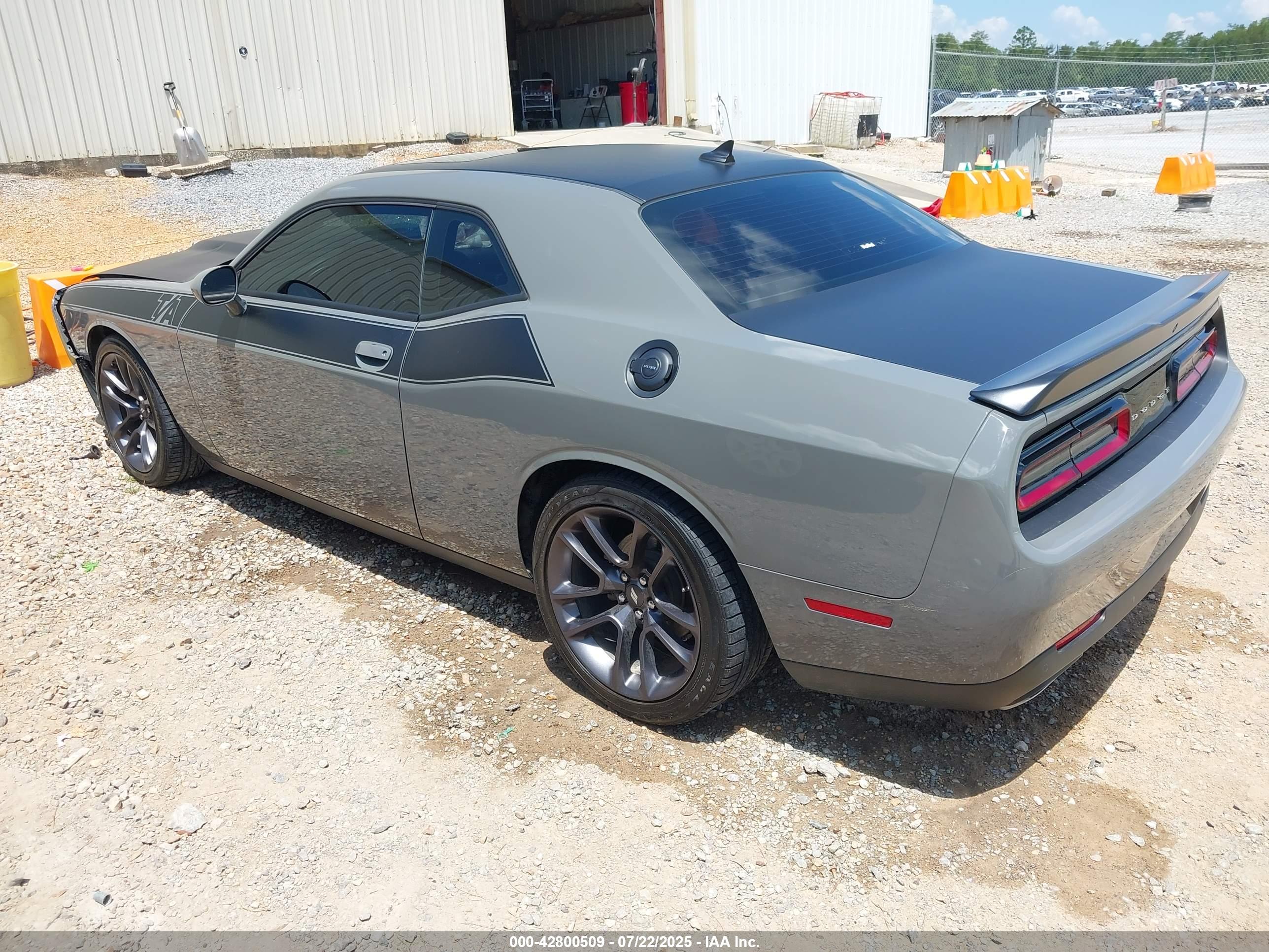 DODGE CHALLENGER image 3