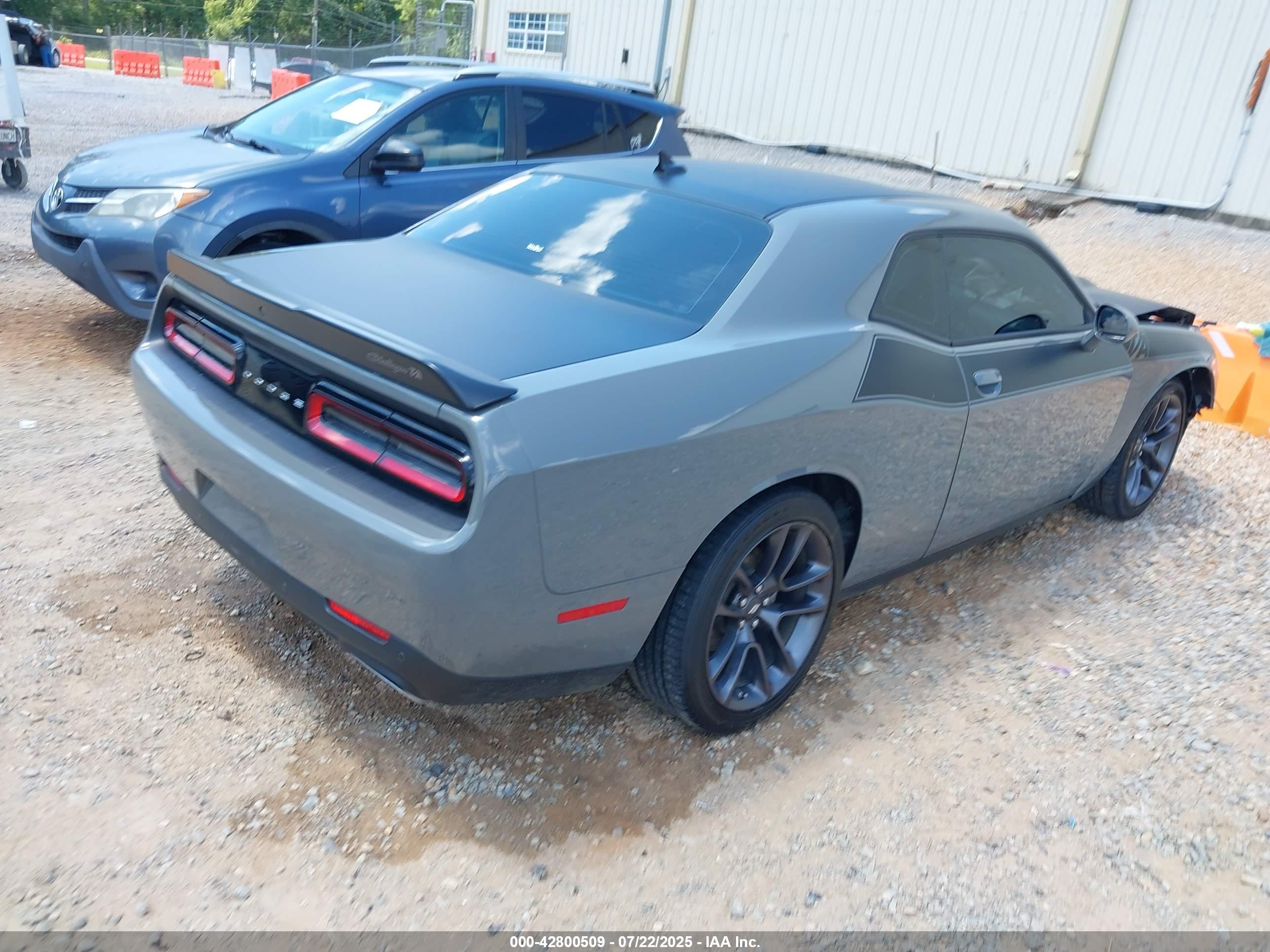 DODGE CHALLENGER image 4