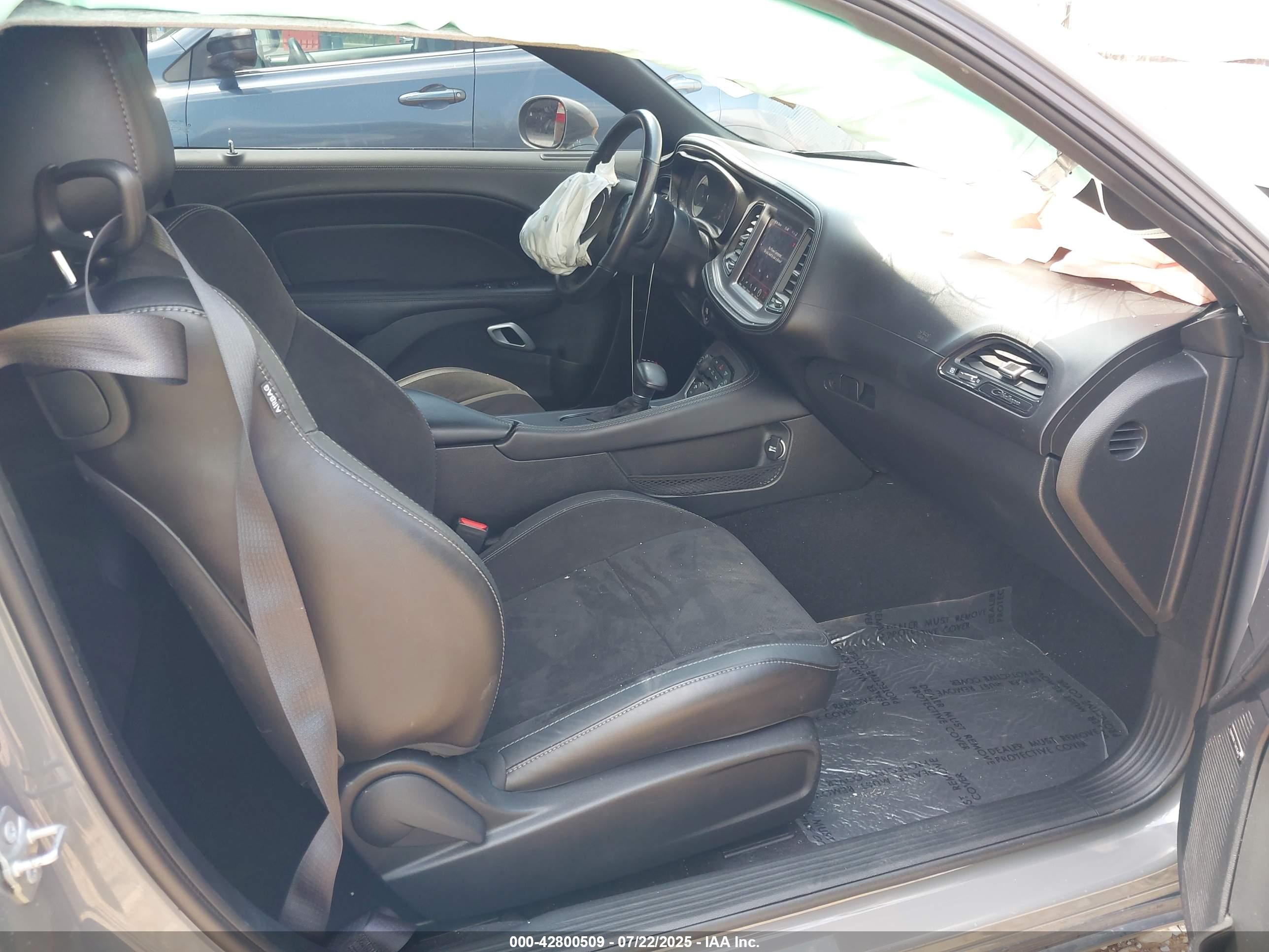 DODGE CHALLENGER image 5